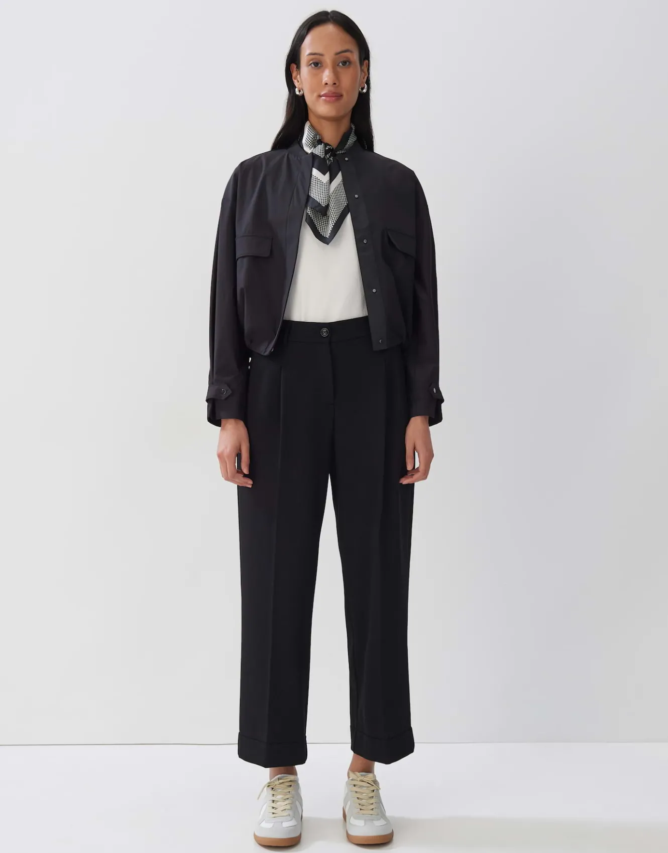 blouson_norty_schwarz_online_bestellen_7.webp OPUS Blouson Norty Schwarz Online Bestellen^Damen Blazer / Westen