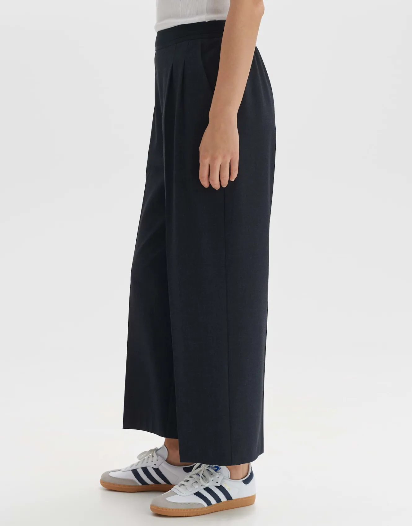 bundfaltenhose_malma_blau_online_bestellen_3.webp OPUS Bundfaltenhose Malma Blau Online Bestellen^Damen Hosen