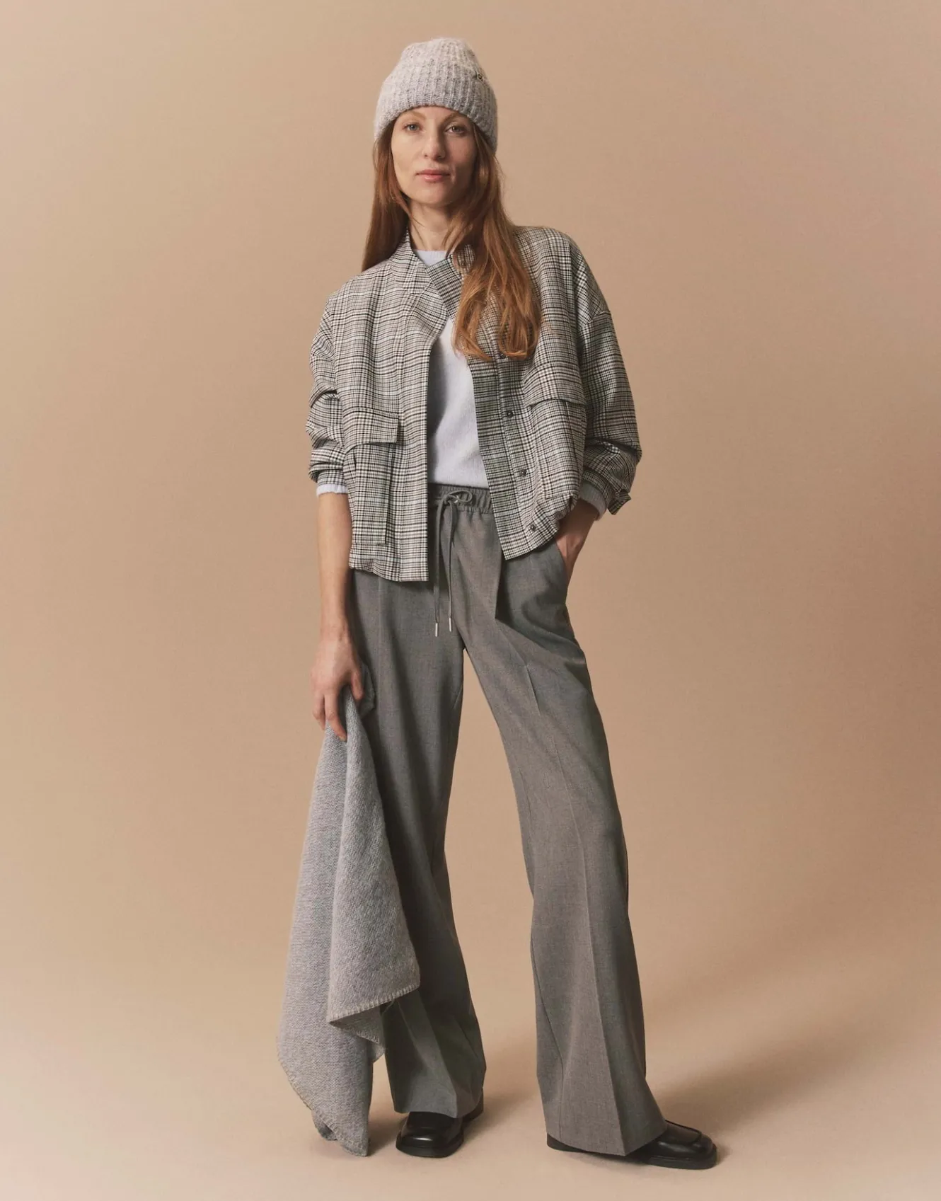 bundfaltenhose_mutasi_grau_online_bestellen_8.webp OPUS Bundfaltenhose Mutasi Grau Online Bestellen^Damen Hosen
