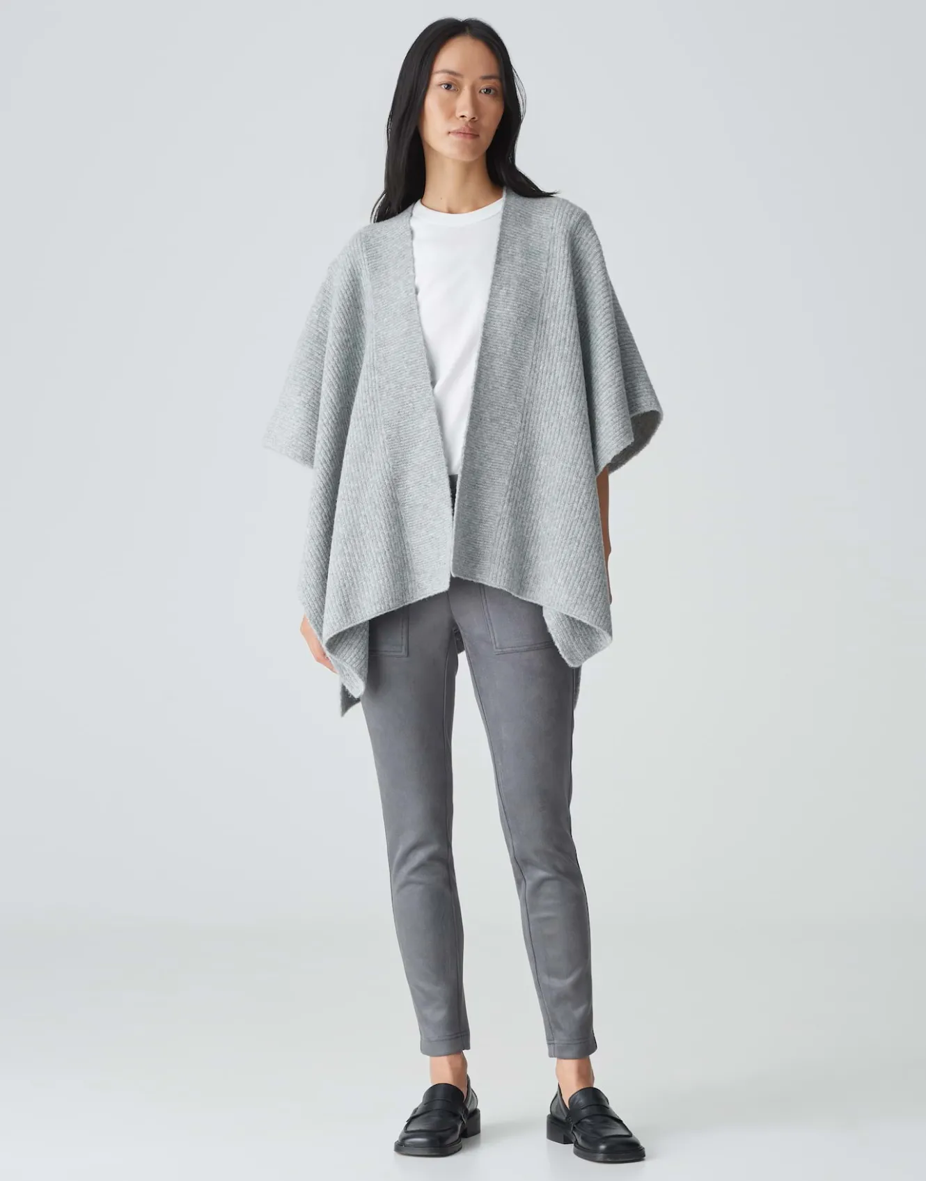 cape_ablanki_cape_grau_online_bestellen_6.webp OPUS Cape Ablanki Cape Grau Online Bestellen^Damen Strick | Accessoires