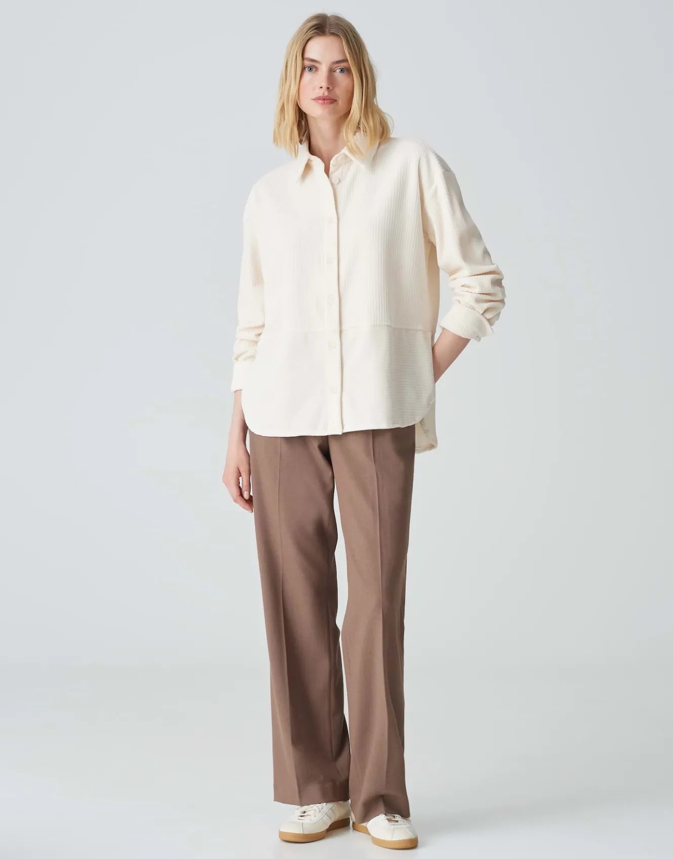 cordbluse_flevo_wei_online_bestellen_6.webp OPUS Cordbluse Flevo Weiß Online Bestellen^Damen Blusen