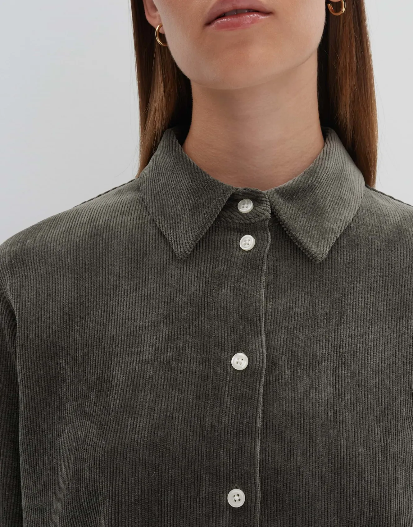 cordbluse_zortney_detail_grn_online_bestellen_3.webp OPUS Cordbluse Zortney Detail Grün Online Bestellen^Damen Blusen