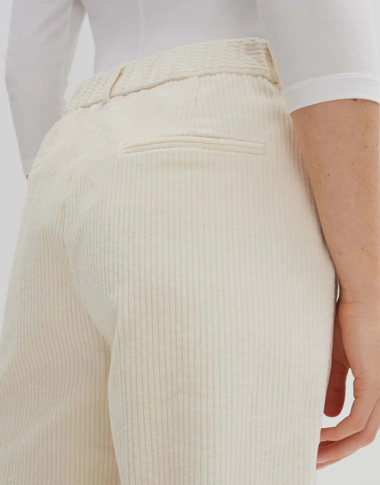 cordhose_cisilia_corduroy_wei_online_bestellen_4.webp OPUS Cordhose Cisilia Corduroy Weiß Online Bestellen^Damen Hosen