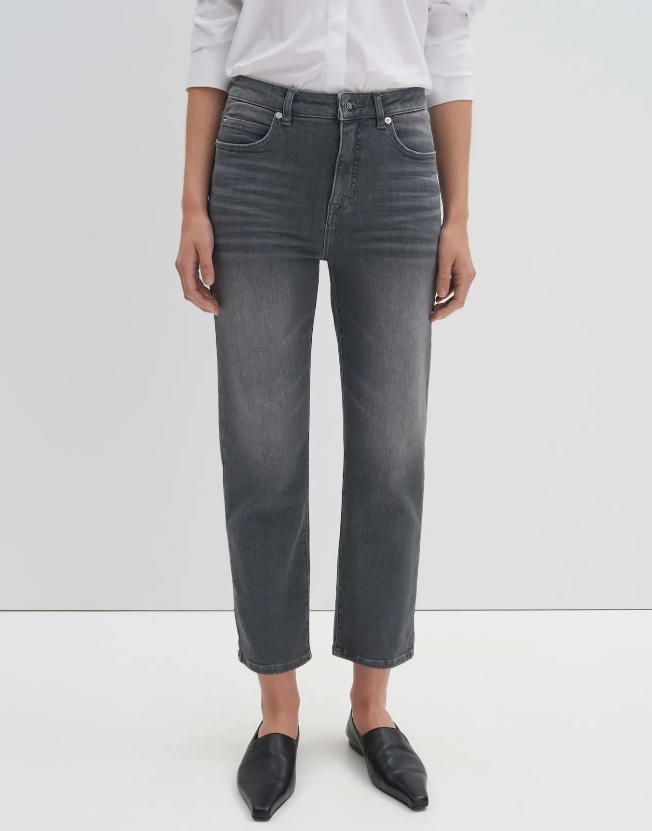 cropped_relaxed_jeans_corah_iconic_grau_online_bestellen_1.webp OPUS Cropped Relaxed Jeans Corah Iconic Grau Online Bestellen^Damen Jeans