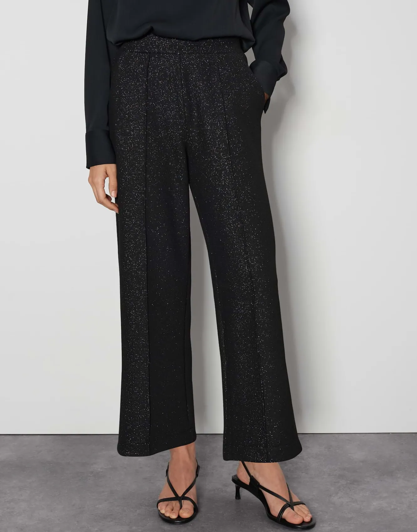 culotte_cusam_glam_schwarz_online_bestellen_1.webp OPUS Culotte Cusam Glam Schwarz Online Bestellen^Damen Hosen