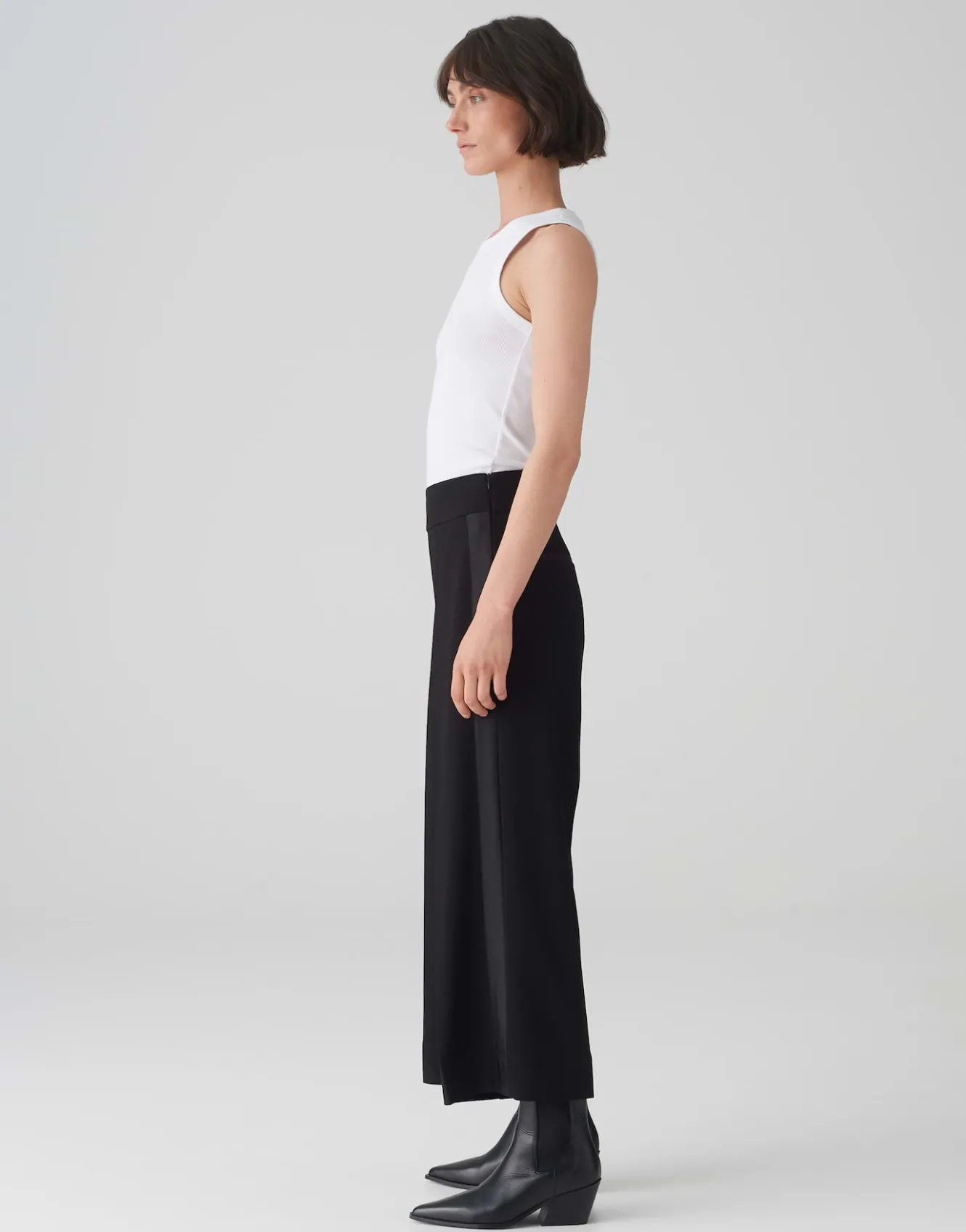 culotte_misha_satin_schwarz_online_bestellen_3.webp OPUS Culotte Misha Satin Schwarz Online Bestellen^Damen Hosen