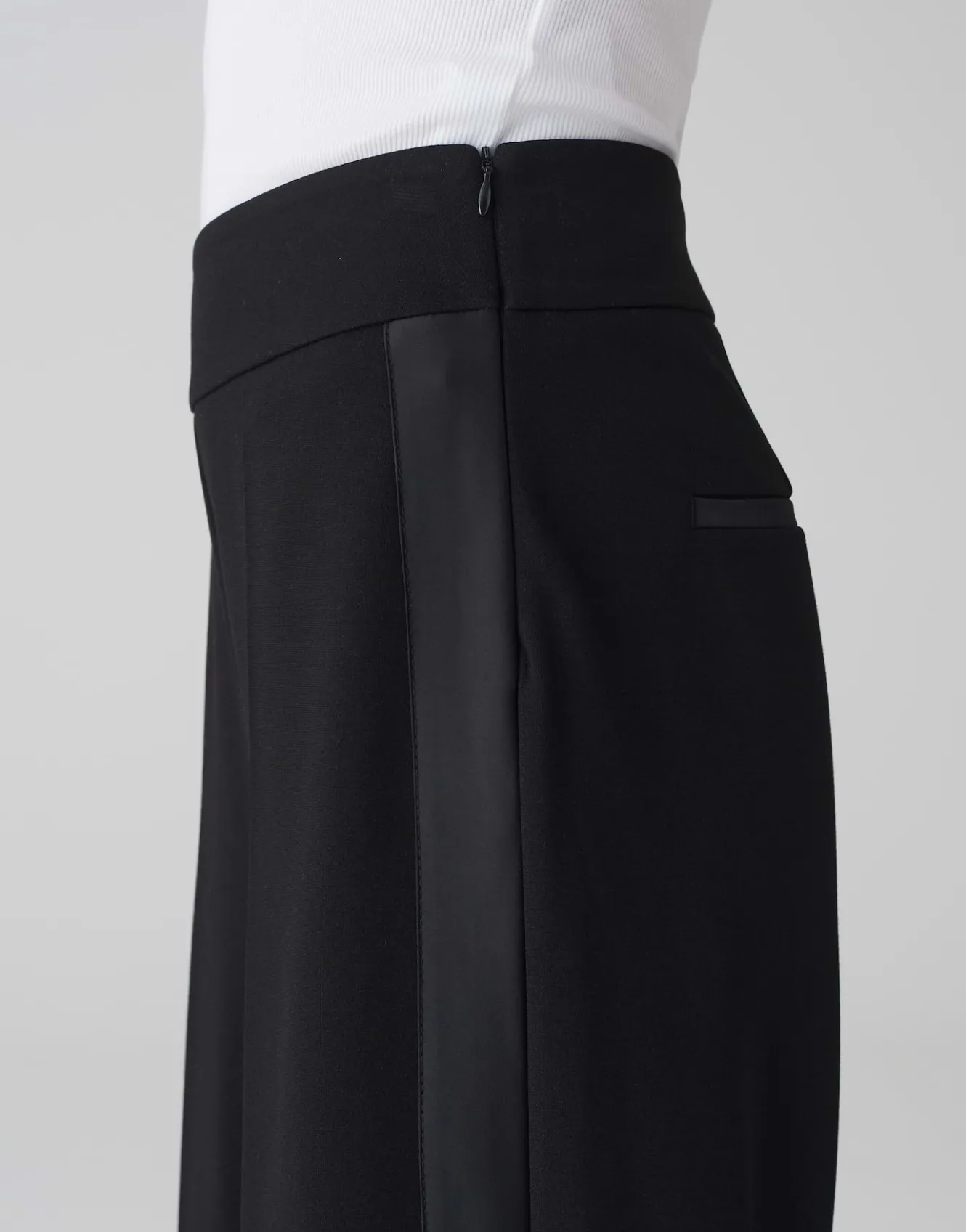 culotte_misha_satin_schwarz_online_bestellen_5.webp OPUS Culotte Misha Satin Schwarz Online Bestellen^Damen Hosen