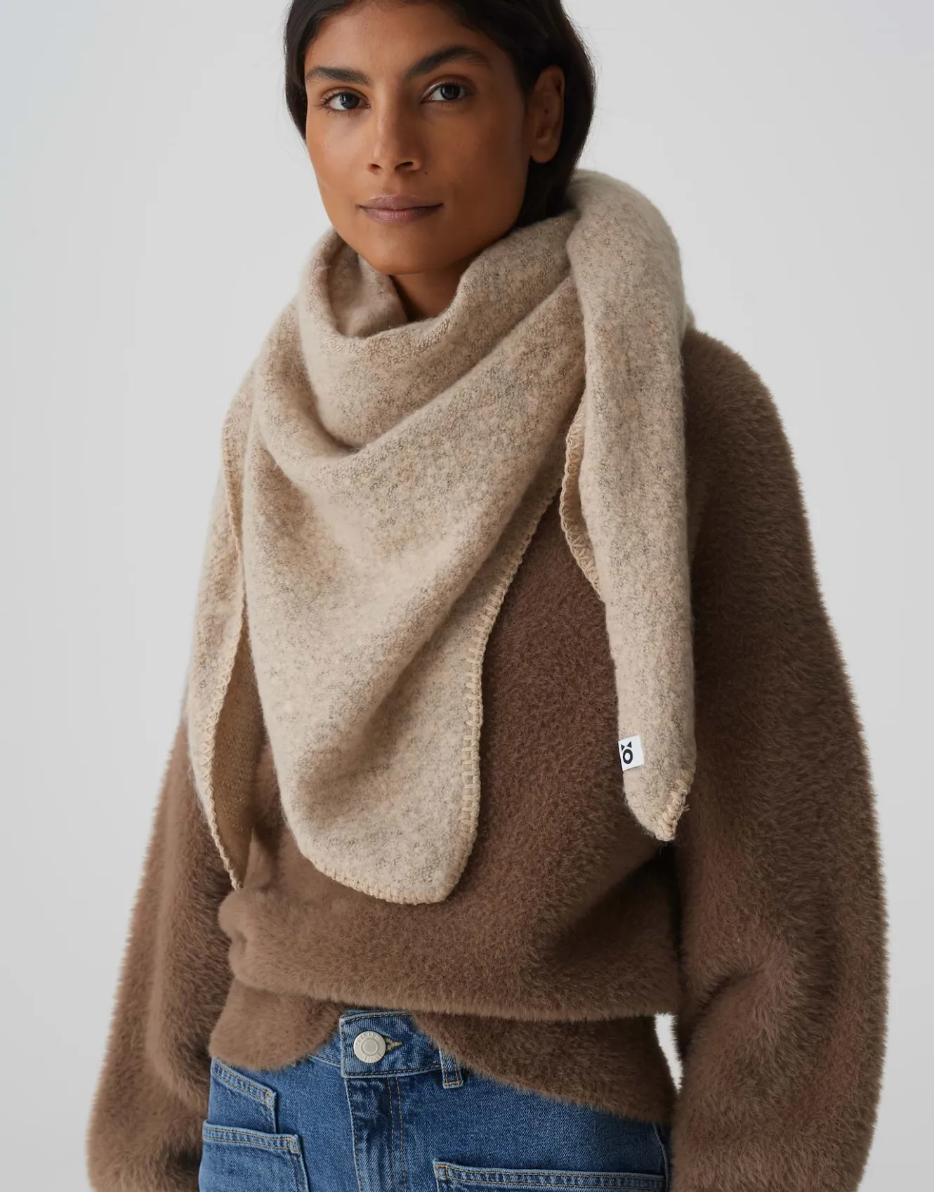 dreieckstuch_amadsi_scarf_beige_online_bestellen_1.webp OPUS Dreieckstuch Amadsi Scarf Beige Online Bestellen^Damen Accessoires