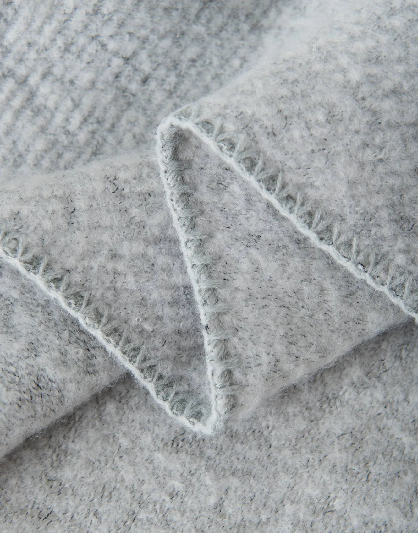 dreieckstuch_amadsi_scarf_grau_online_bestellen_7.webp OPUS Dreieckstuch Amadsi Scarf Grau Online Bestellen^Damen Accessoires