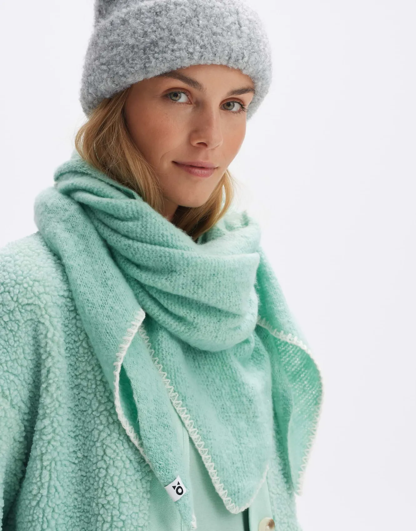 dreieckstuch_amadsi_scarf_grn_online_bestellen_5.webp OPUS Dreieckstuch Amadsi Scarf Grün Online Bestellen^Damen Accessoires