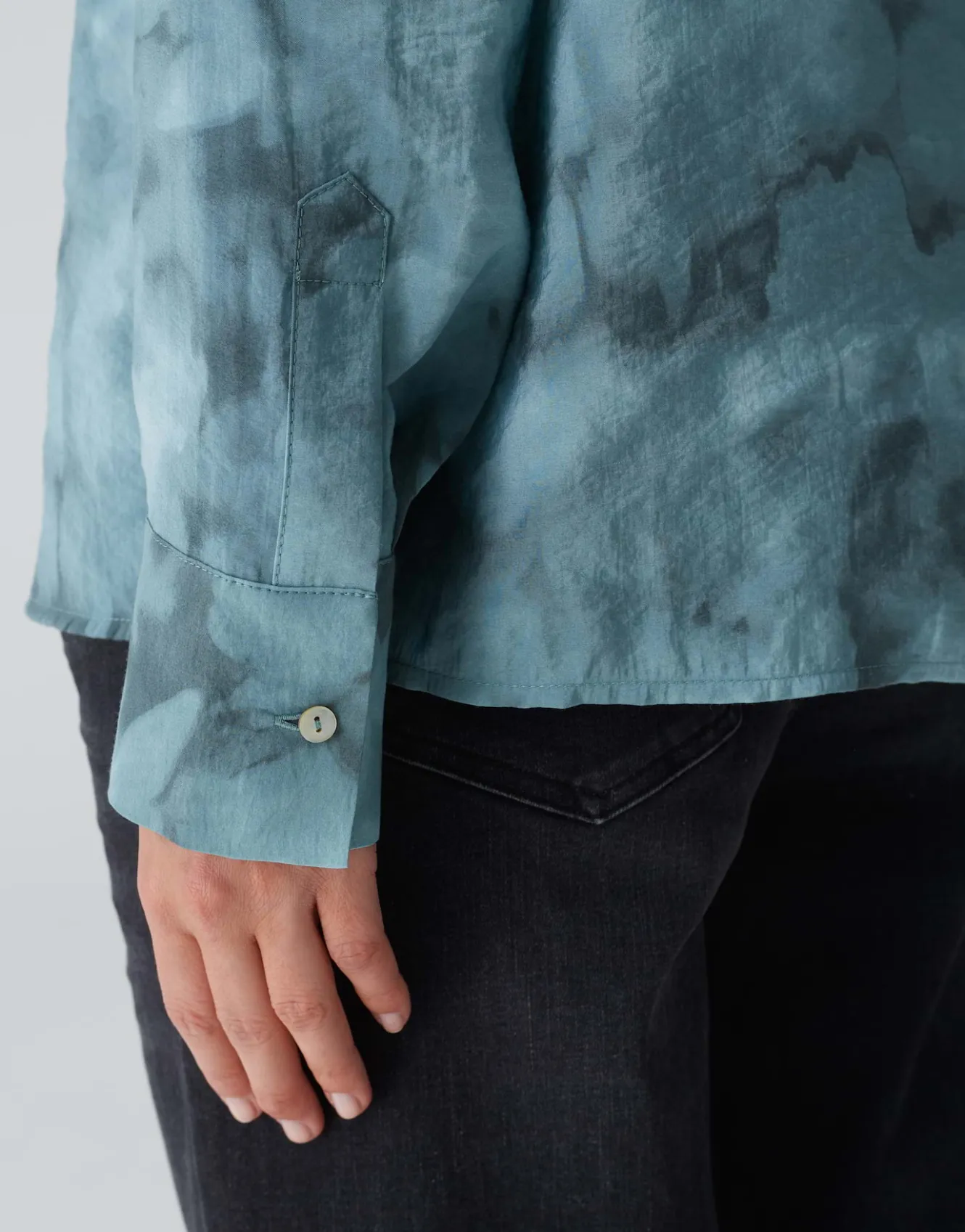 hemdbluse_falkina_faded_blau_online_bestellen_4.webp OPUS Hemdbluse Falkina Faded Blau Online Bestellen^Damen Blusen