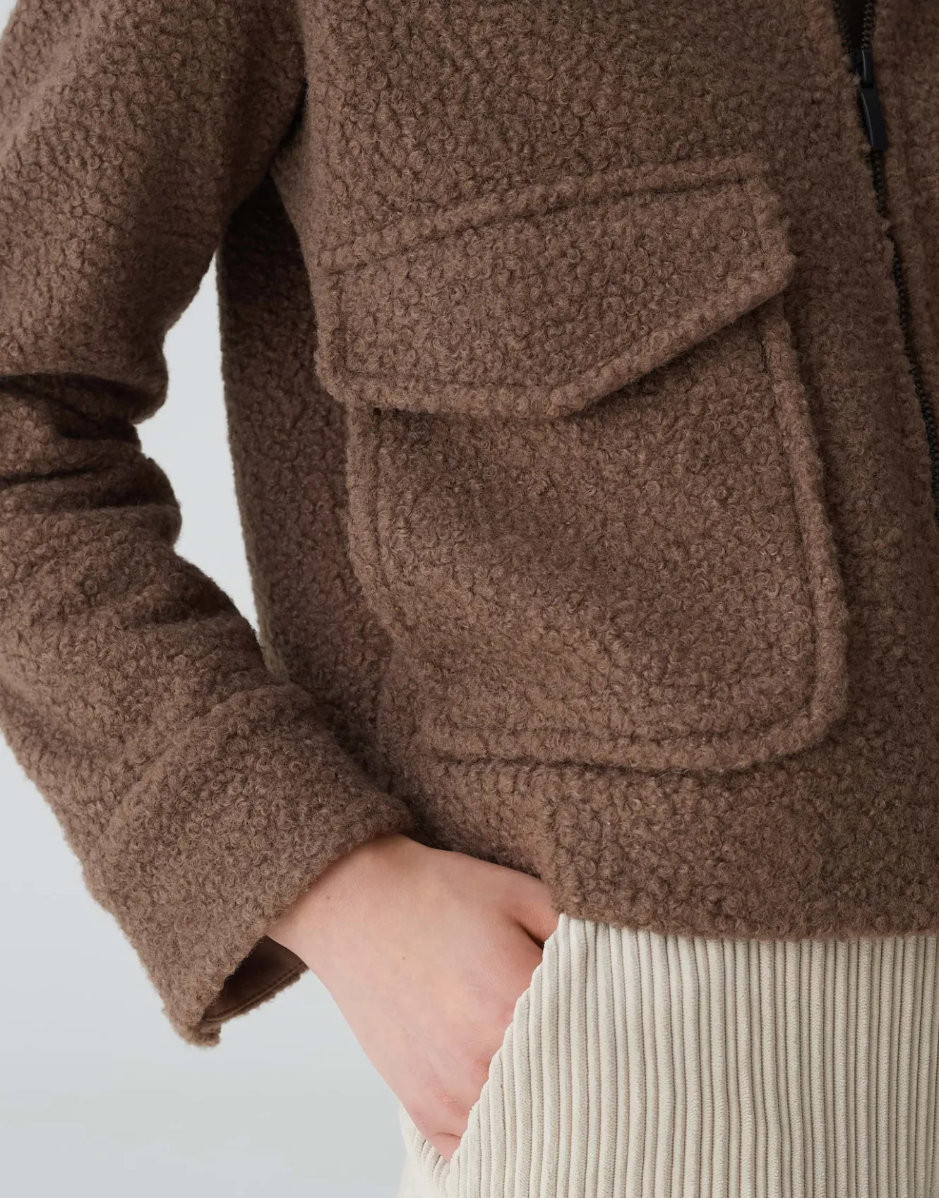 kurzjacke_holma_braun_online_bestellen_5.webp OPUS Kurzjacke Holma Braun Online Bestellen^Damen Jacken / Mäntel | Blazer / Westen
