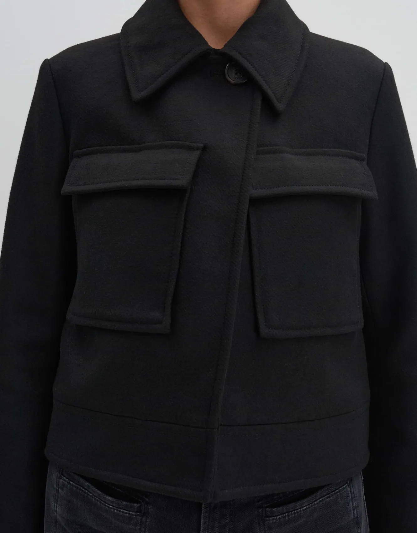 kurzjacke_najali_schwarz_online_bestellen_5.webp OPUS Kurzjacke Najali Schwarz Online Bestellen^Damen Jacken / Mäntel