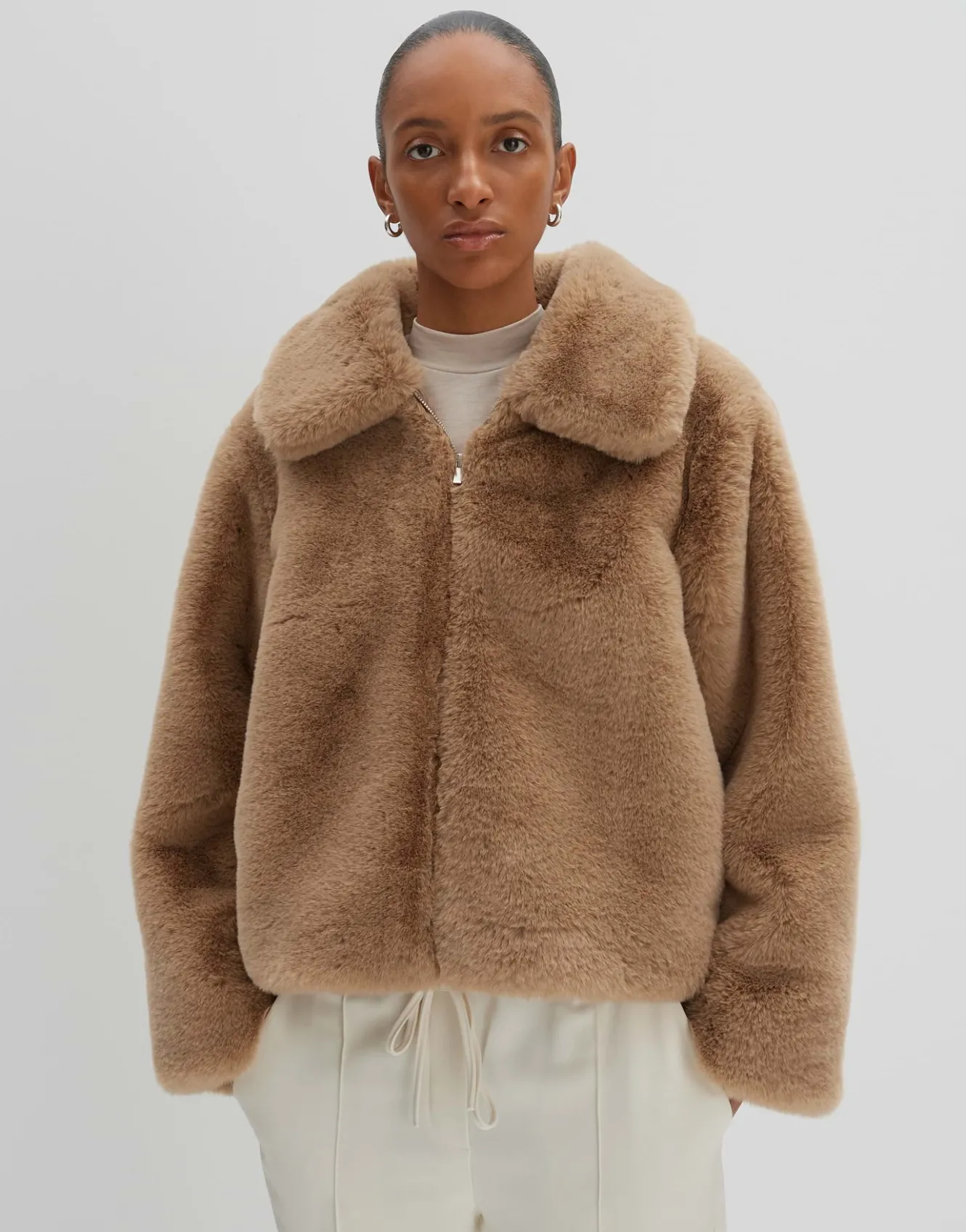 kurzjacke_variah_beige_online_bestellen_1.webp OPUS Kurzjacke Variah Beige Online Bestellen^Damen Jacken / Mäntel