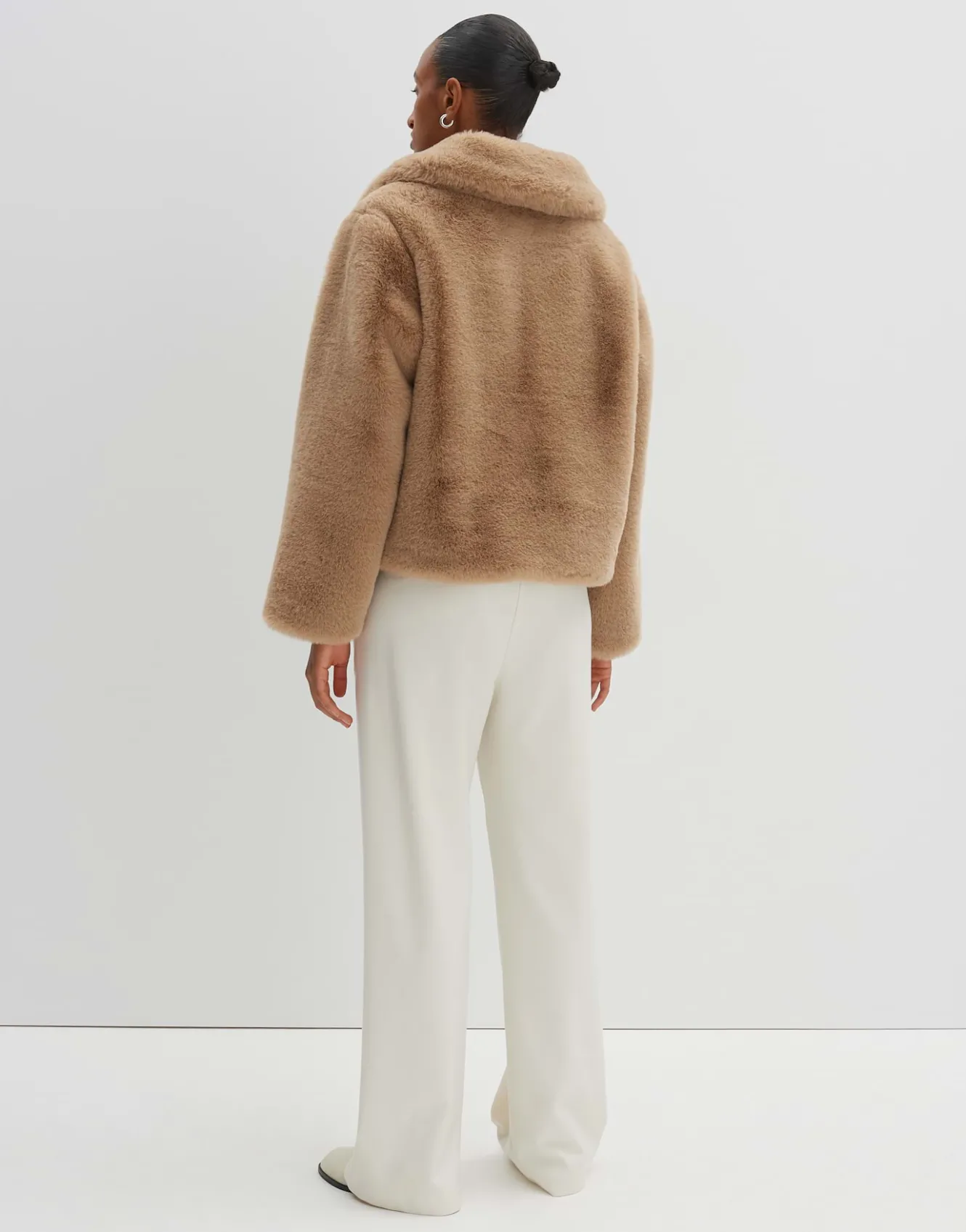 kurzjacke_variah_beige_online_bestellen_2.webp OPUS Kurzjacke Variah Beige Online Bestellen^Damen Jacken / Mäntel