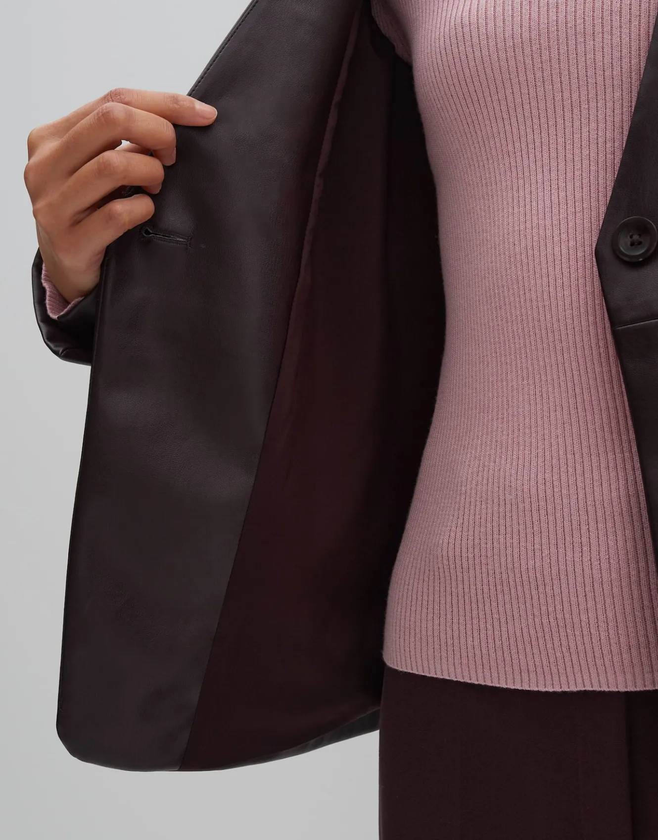 lederblazer_noebe_rot_online_bestellen_5.webp OPUS Lederblazer Noebe Rot Online Bestellen^Damen Blazer / Westen