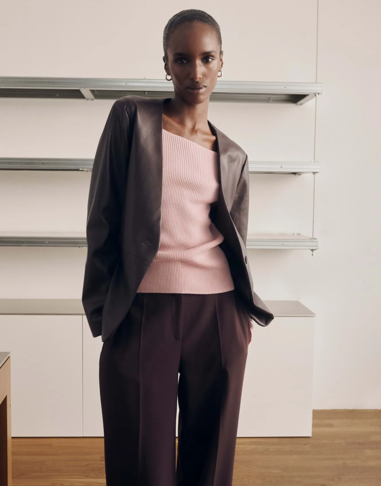 lederblazer_noebe_rot_online_bestellen_8.webp OPUS Lederblazer Noebe Rot Online Bestellen^Damen Blazer / Westen
