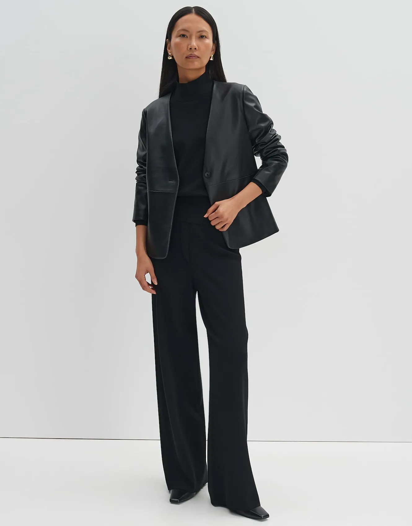 lederblazer_noebe_schwarz_online_bestellen_7.webp OPUS Lederblazer Noebe Schwarz Online Bestellen^Damen Blazer / Westen