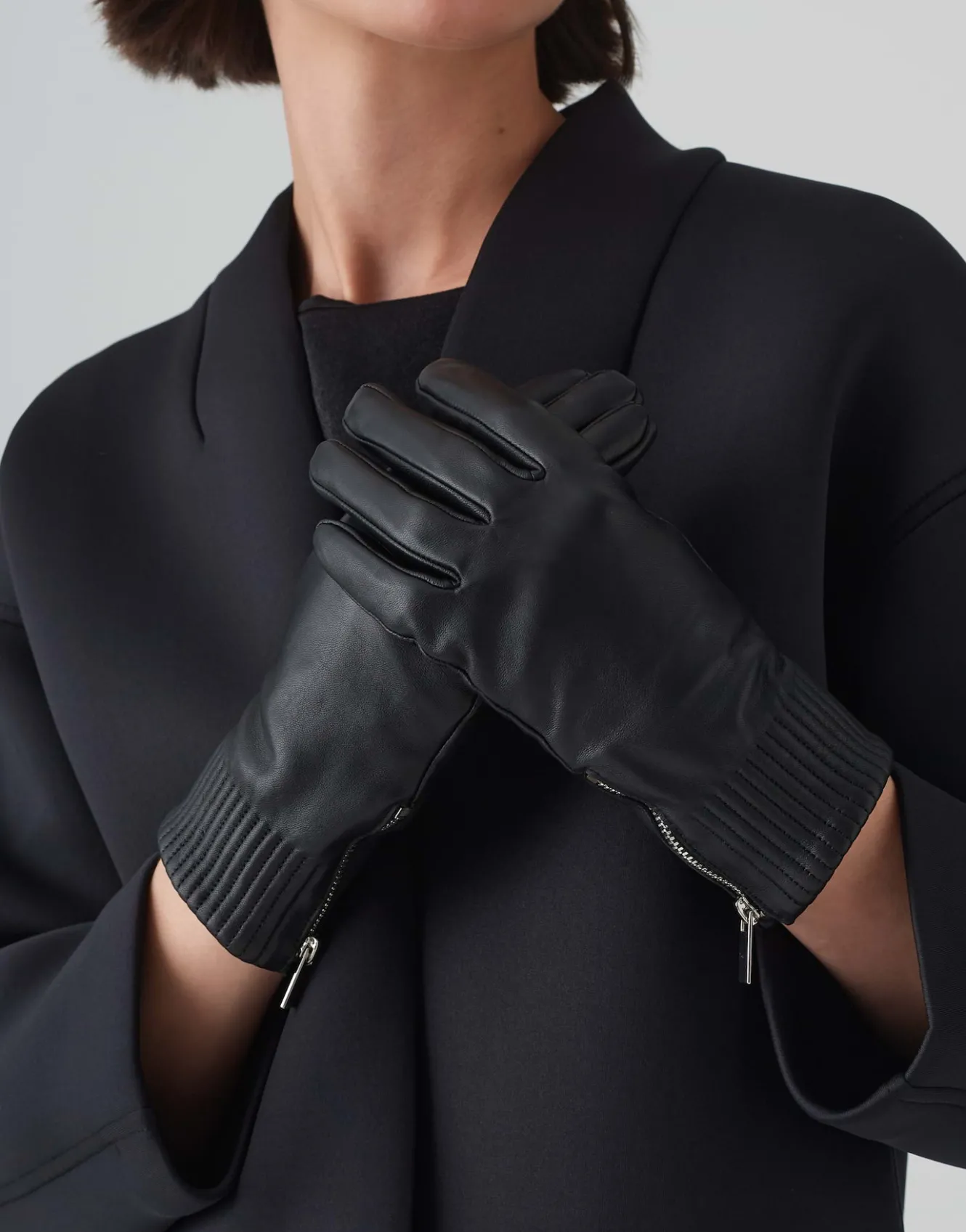 lederhandschuh_alettio_gloves_schwarz_online_bestellen_1.webp OPUS Lederhandschuh Alettio Gloves Schwarz Online Bestellen^Damen Accessoires