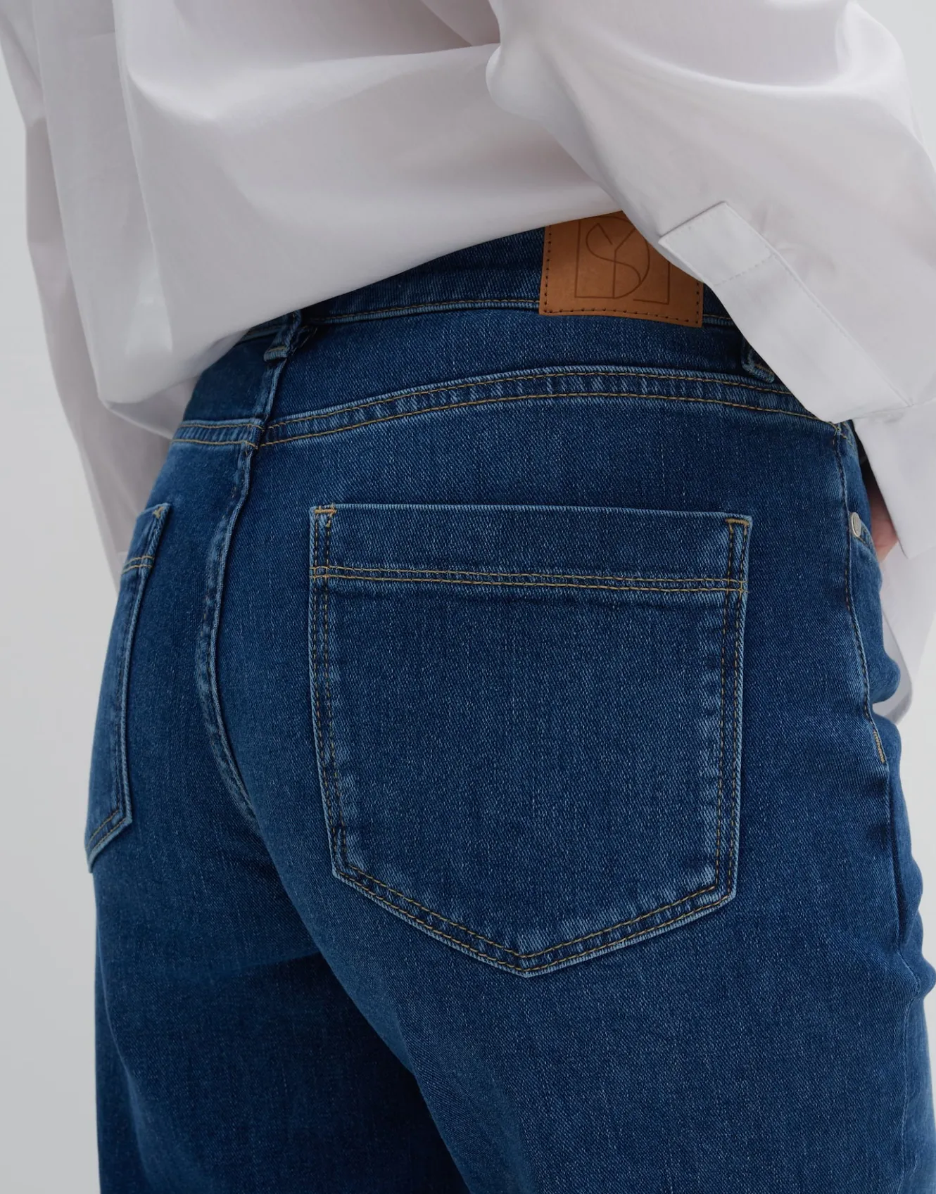 long_flared_jeans_carie_iconic_blau_online_bestellen_4.webp OPUS Long Flared Jeans Carie Iconic Blau Online Bestellen^Damen Jeans