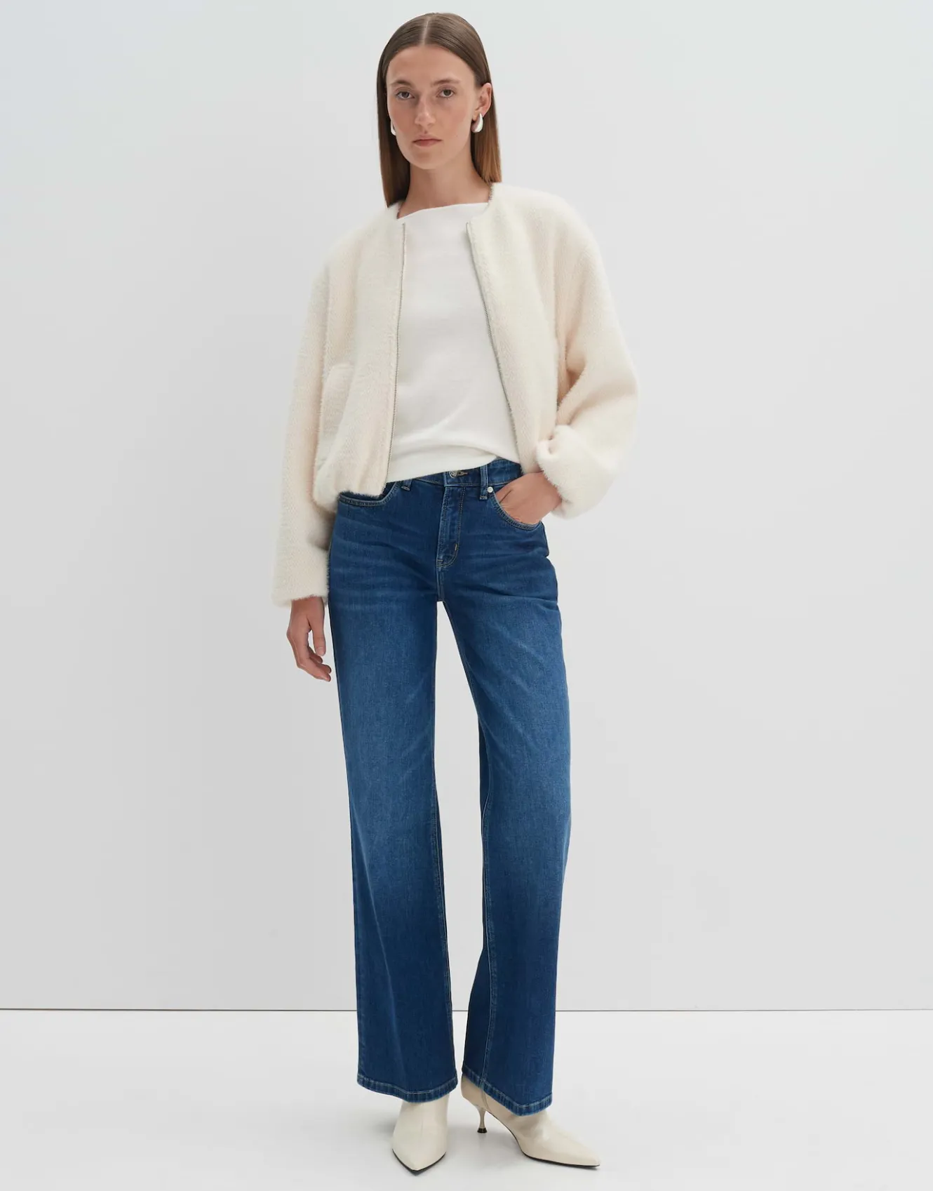 long_flared_jeans_carie_iconic_blau_online_bestellen_7.webp OPUS Long Flared Jeans Carie Iconic Blau Online Bestellen^Damen Jeans