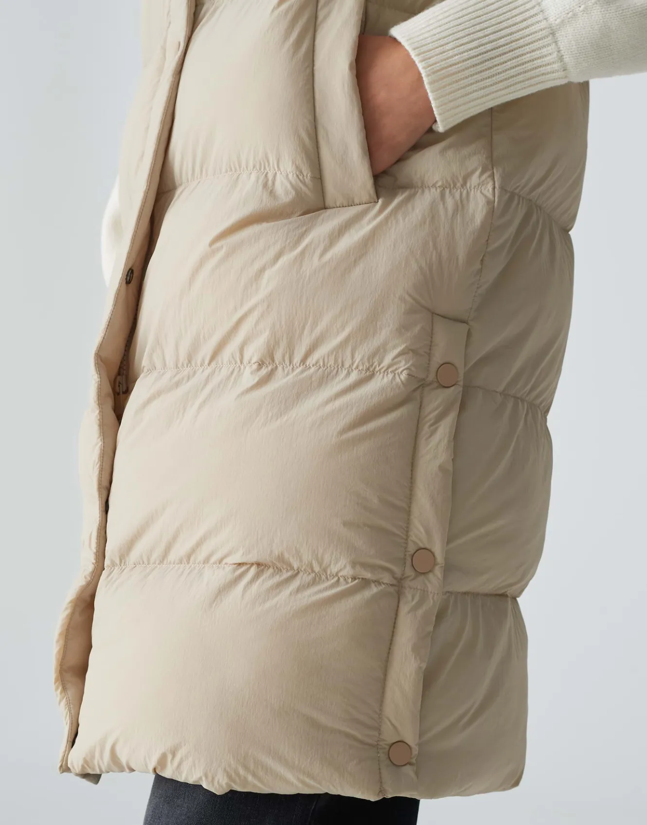 longweste_wigilo_beige_online_bestellen_5.webp OPUS Longweste Wigilo Beige Online Bestellen^Damen Jacken / Mäntel | Blazer / Westen