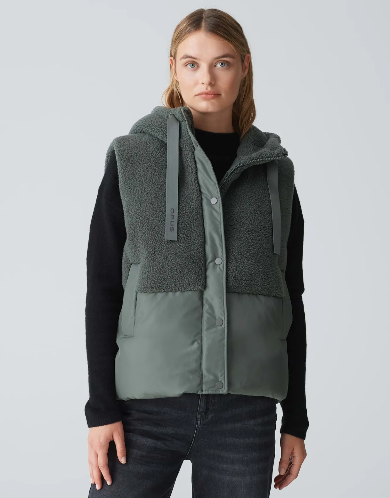 outdoorweste_windus_grn_online_bestellen_1.webp OPUS Outdoorweste Windus Grün Online Bestellen^Damen Jacken / Mäntel | Blazer / Westen