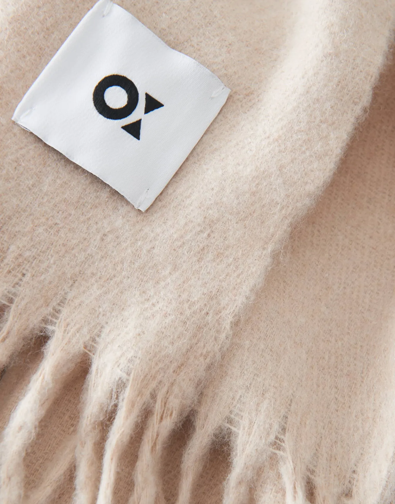 oversize_schal_anell_scarf_beige_online_bestellen_7.webp OPUS Oversize Schal Anell Scarf Beige Online Bestellen^Damen Accessoires