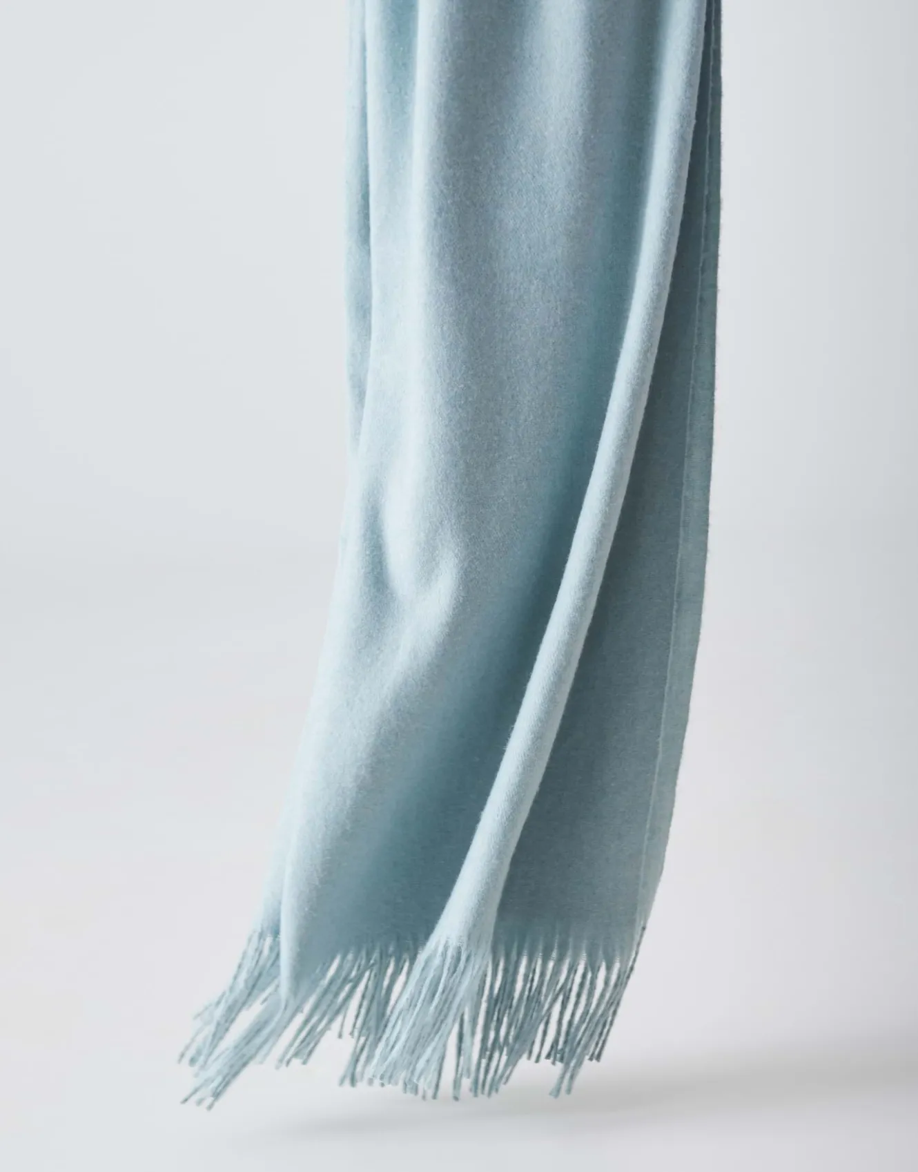 oversize_schal_anell_scarf_blau_online_bestellen_5.webp OPUS Oversize Schal Anell Scarf Blau Online Bestellen^Damen Accessoires