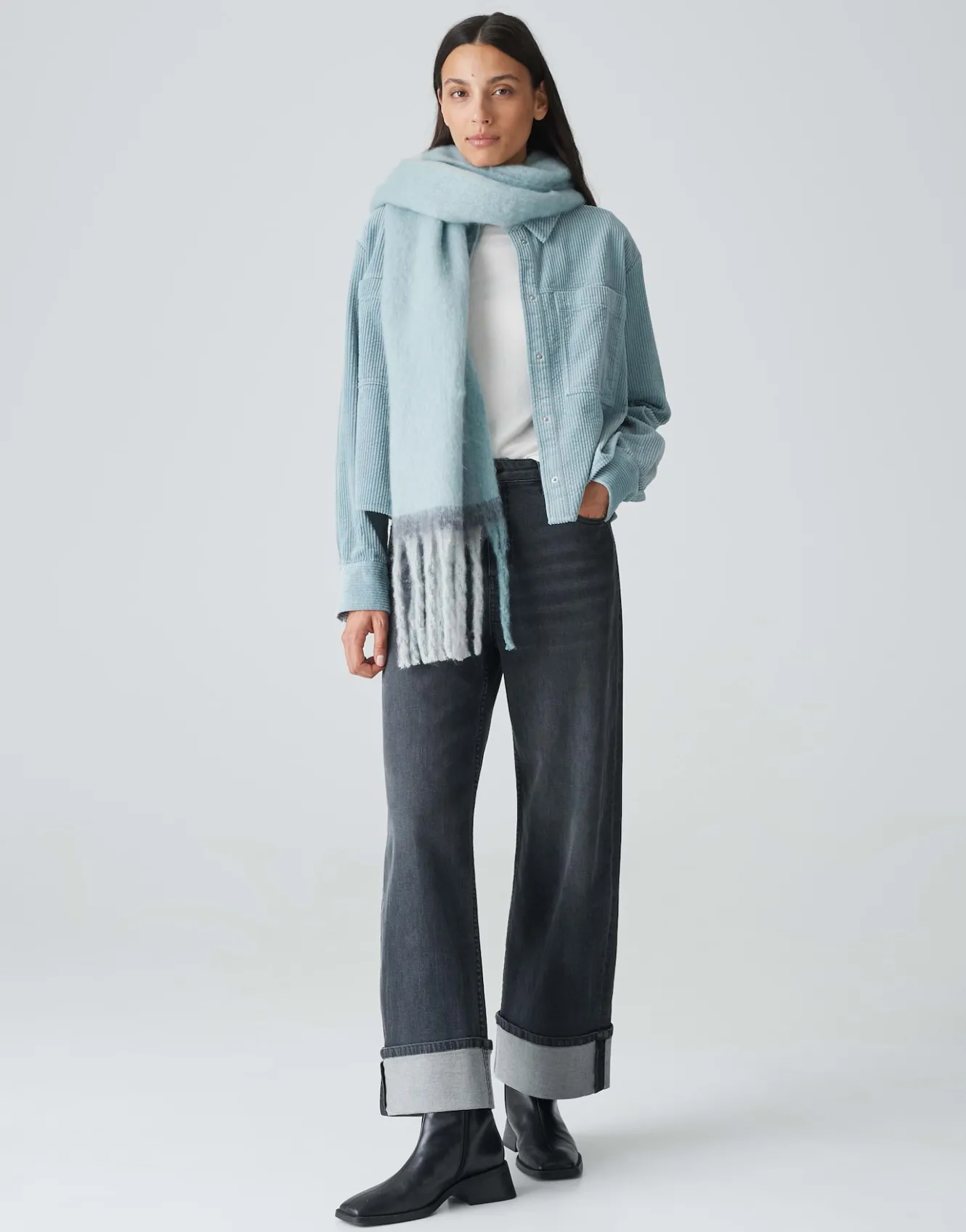 oversize_schal_anuno_scarf_blau_online_bestellen_2.webp OPUS Oversize Schal Anuno Scarf Blau Online Bestellen^Damen Accessoires