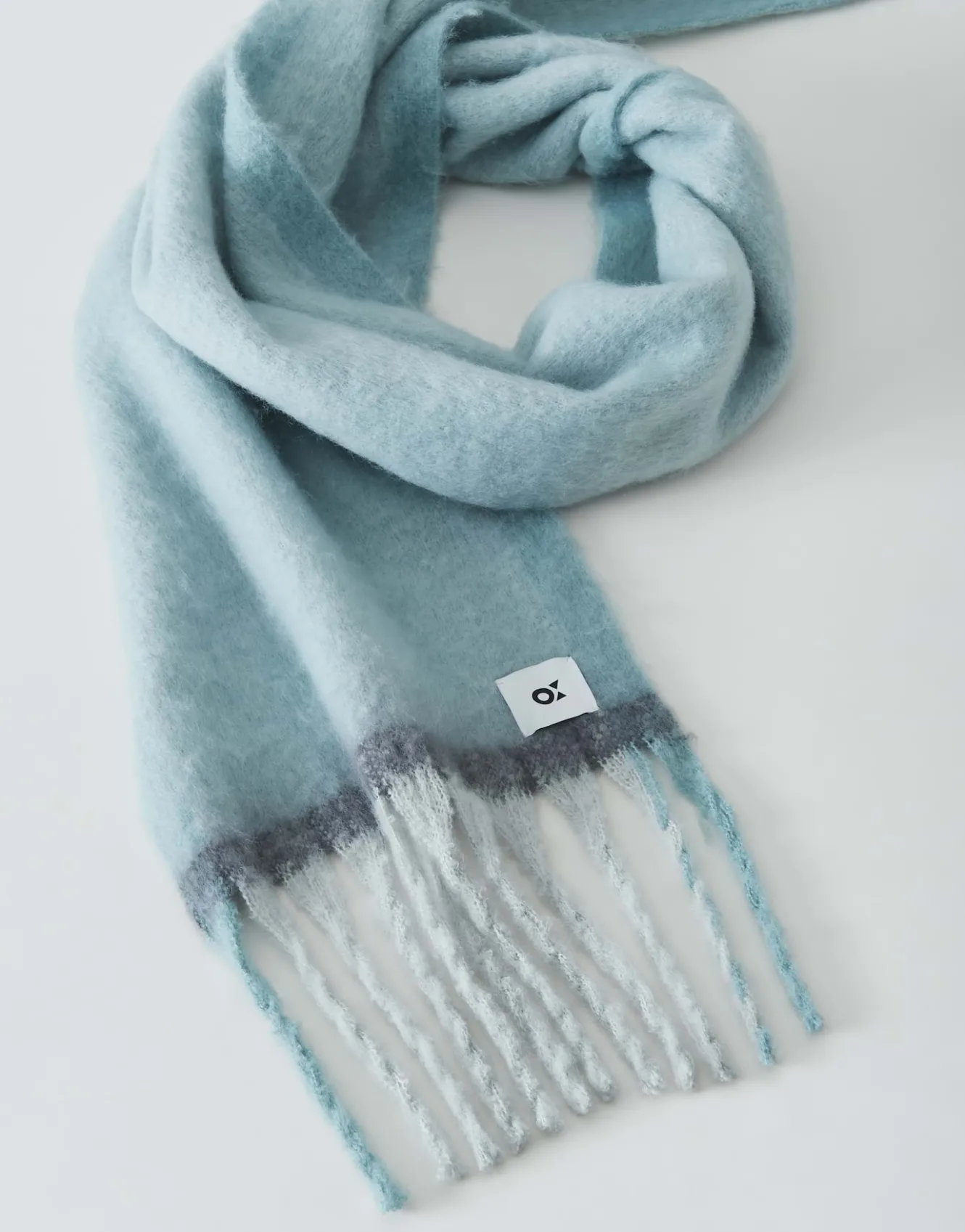 oversize_schal_anuno_scarf_blau_online_bestellen_4.webp OPUS Oversize Schal Anuno Scarf Blau Online Bestellen^Damen Accessoires