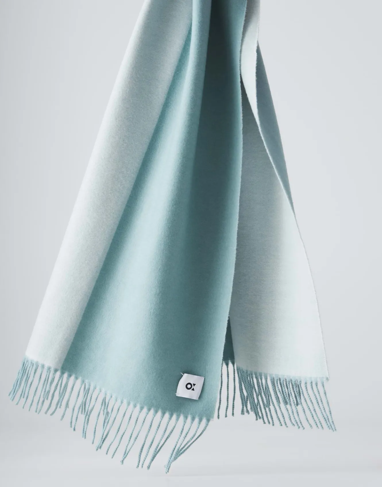 oversize_schal_atopa_scarf_blau_online_bestellen_5.webp OPUS Oversize Schal Atopa Scarf Blau Online Bestellen^Damen Accessoires