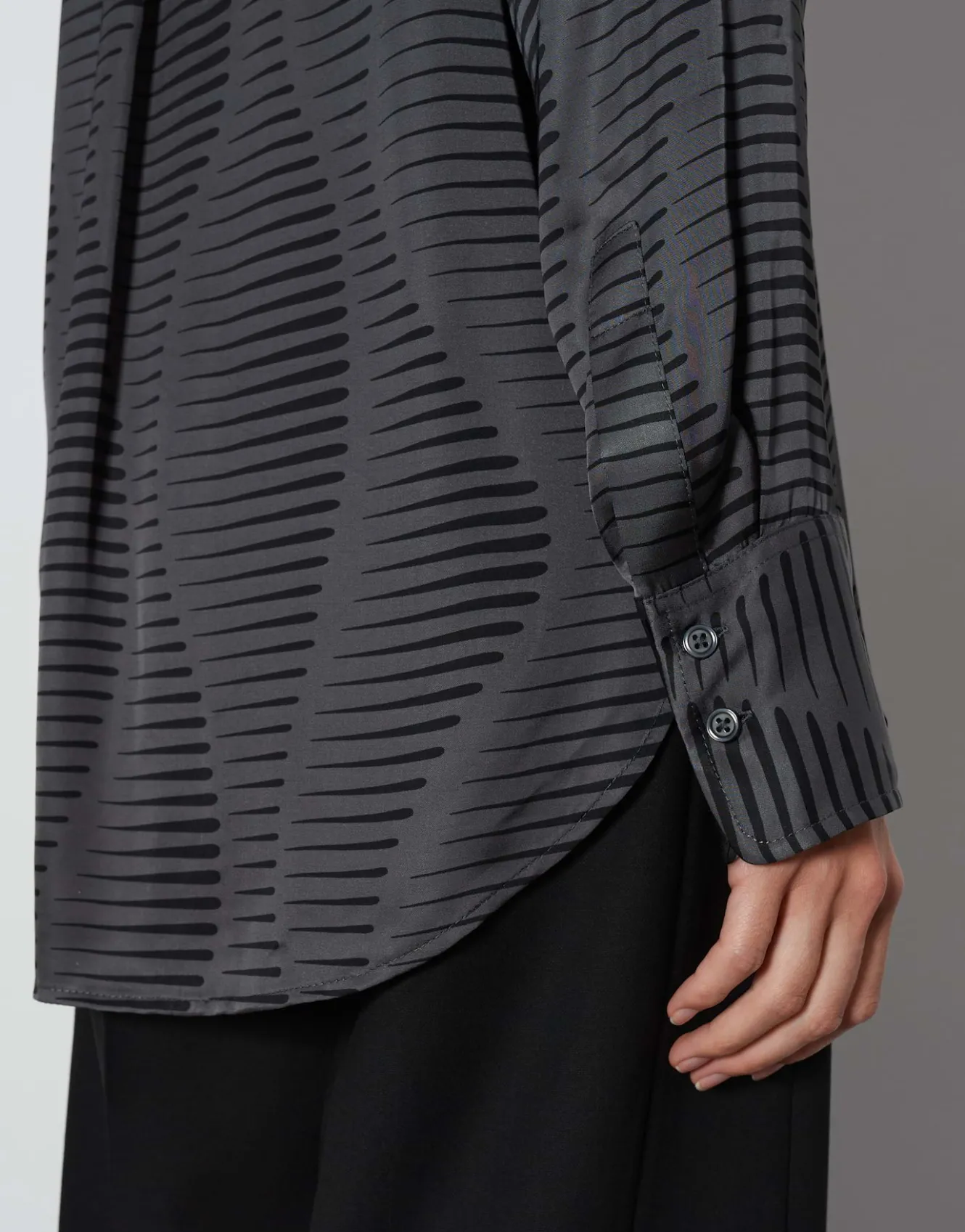 printbluse_zauryn_grau_online_bestellen_5.webp OPUS Printbluse Zauryn Grau Online Bestellen^Damen Blusen