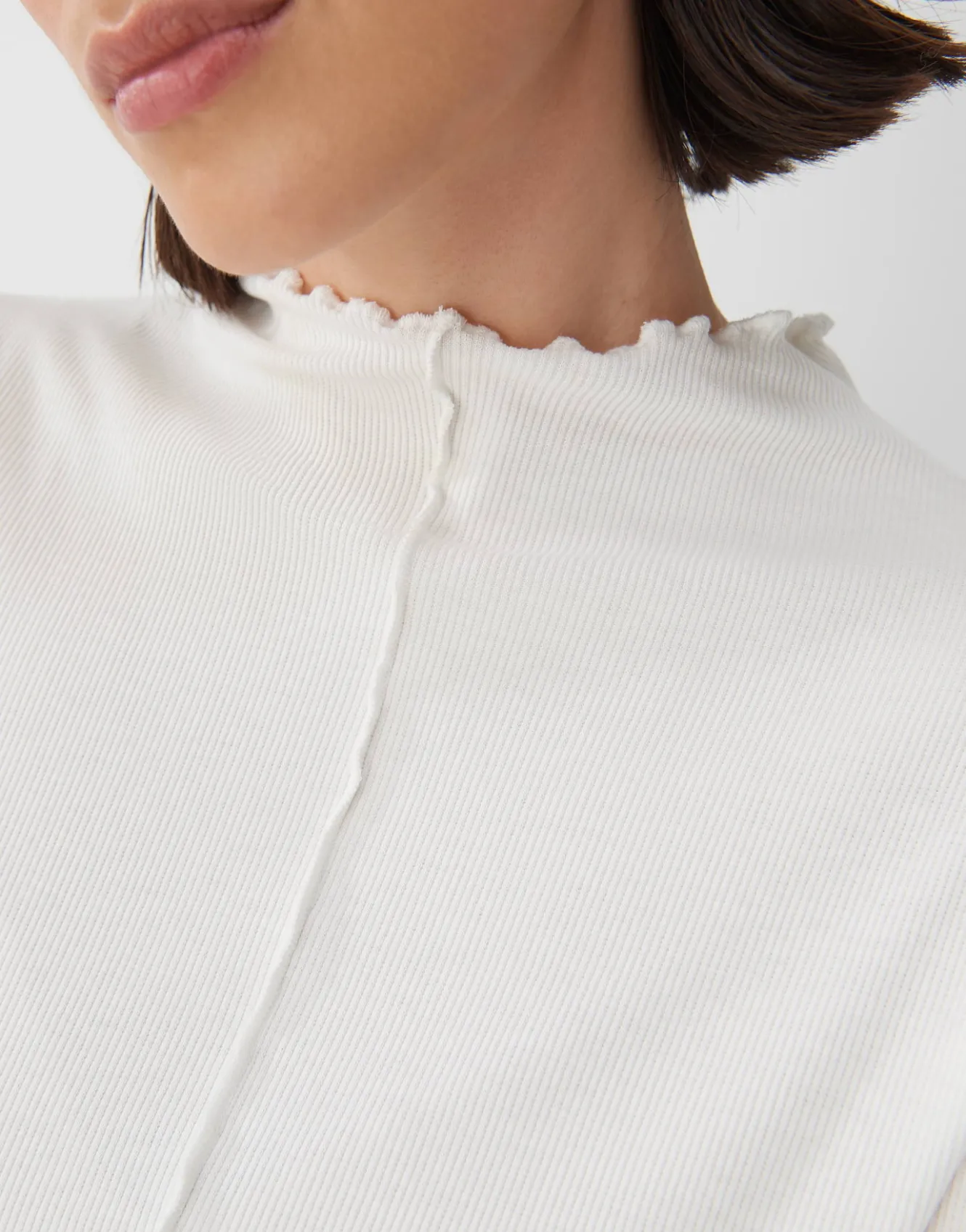 rippshirt_karrie_wei_online_bestellen_2.webp OPUS Rippshirt Karrie Weiß Online Bestellen^Damen Shirts