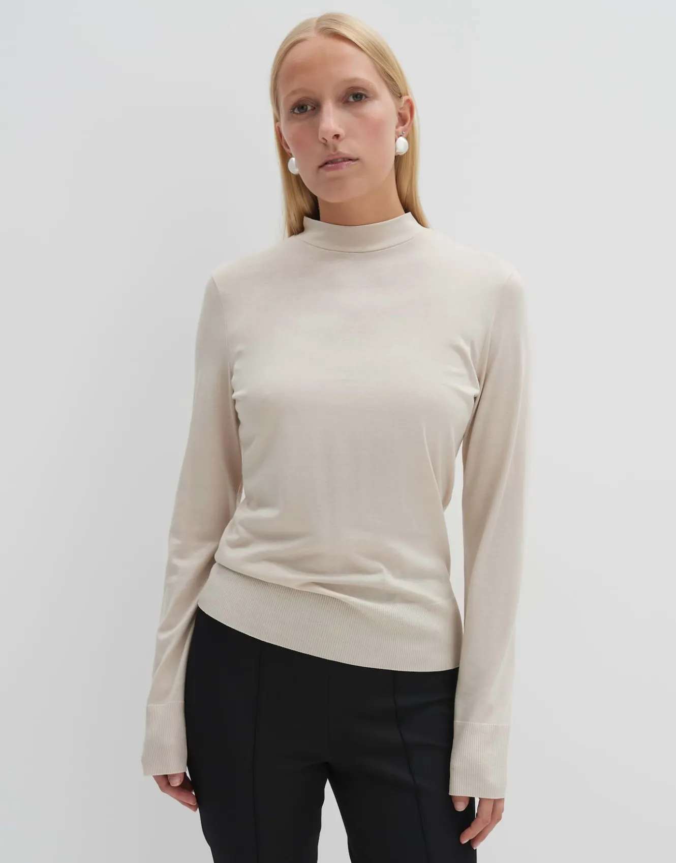 rollkragenshirt_karlette_detail_beige_online_bestellen_1.webp OPUS Rollkragenshirt Karlette Detail Beige Online Bestellen^Damen Basics | Shirts