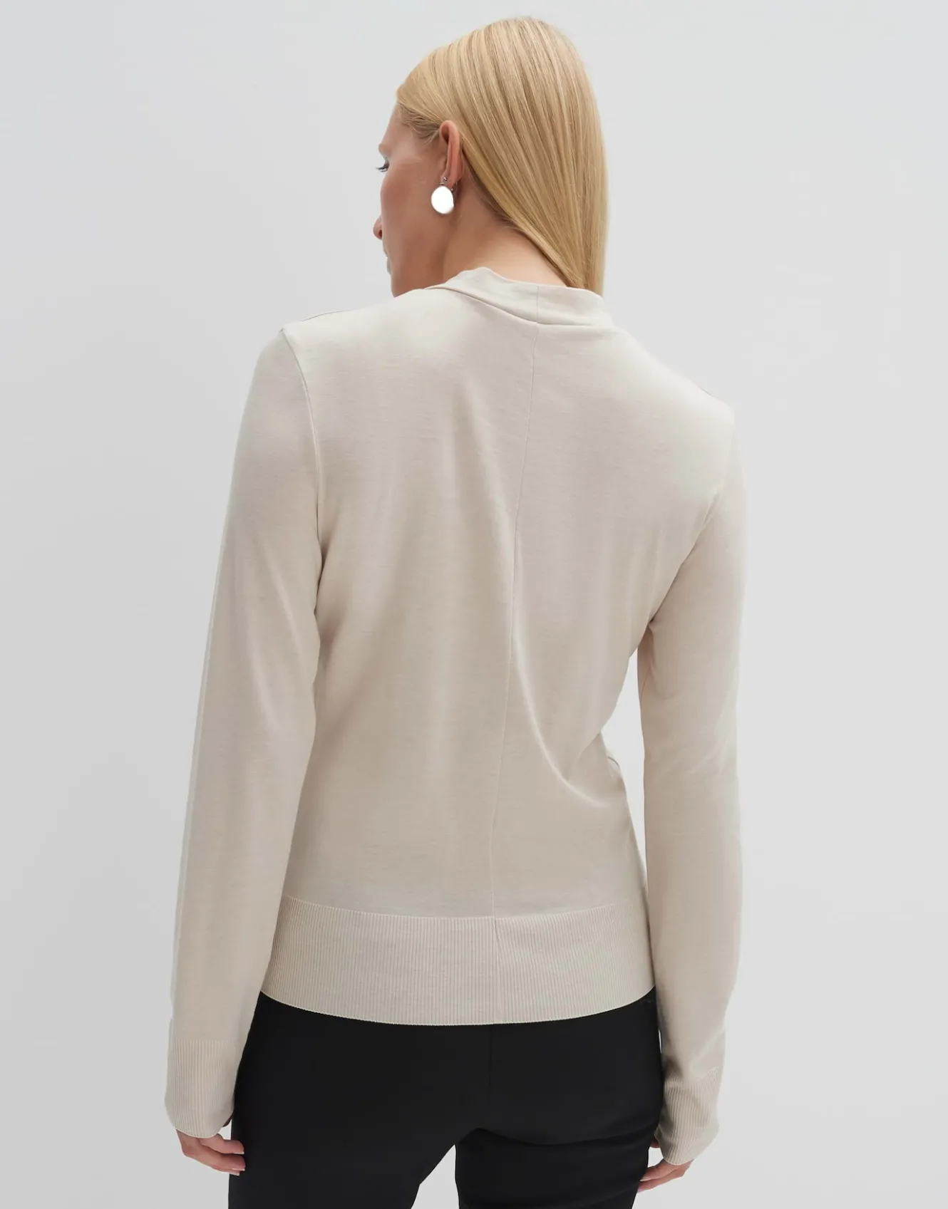 rollkragenshirt_karlette_detail_beige_online_bestellen_2.webp OPUS Rollkragenshirt Karlette Detail Beige Online Bestellen^Damen Basics | Shirts