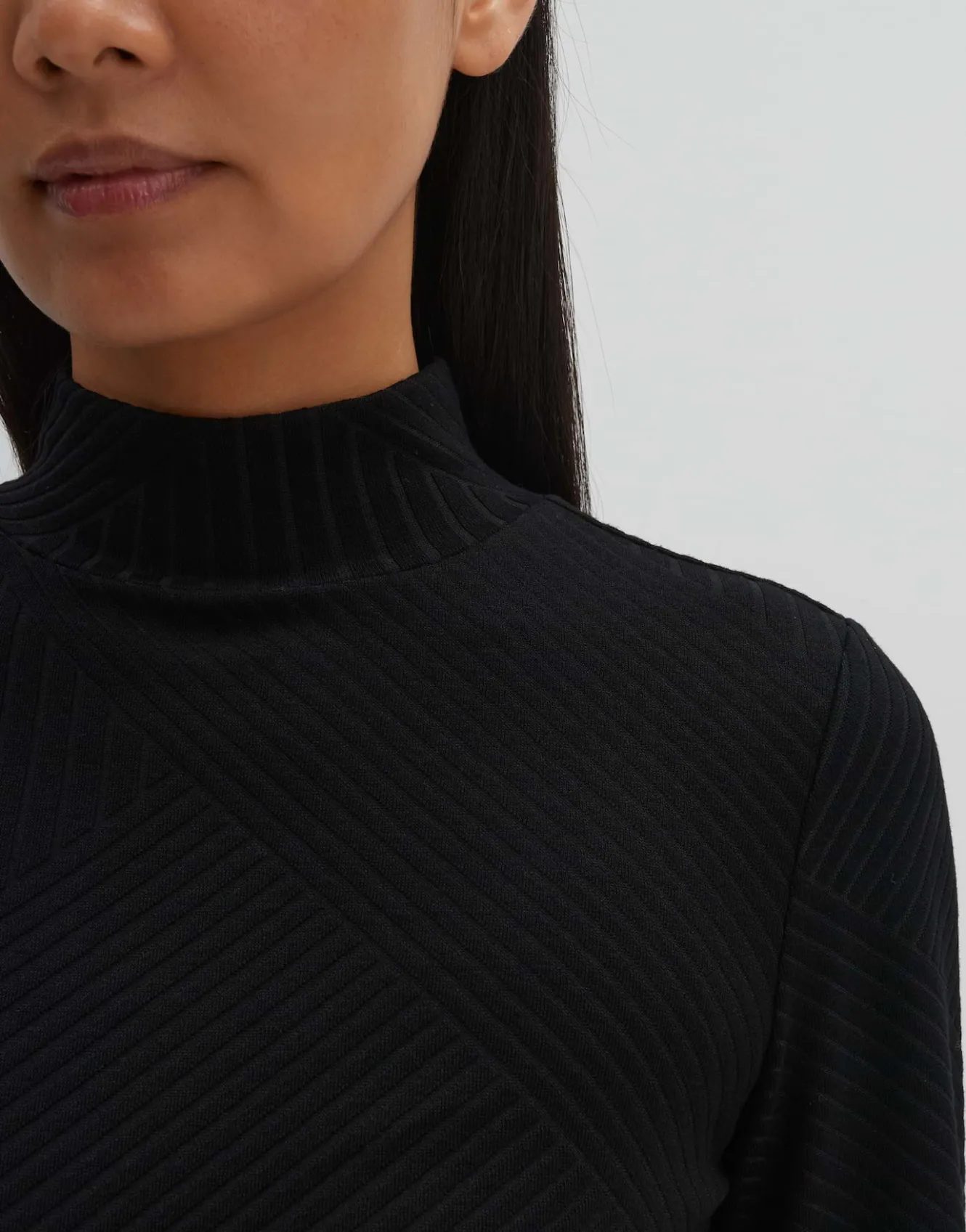 rollkragenshirt_keyama_schwarz_online_bestellen_3.webp OPUS Rollkragenshirt Keyama Schwarz Online Bestellen^Damen Shirts