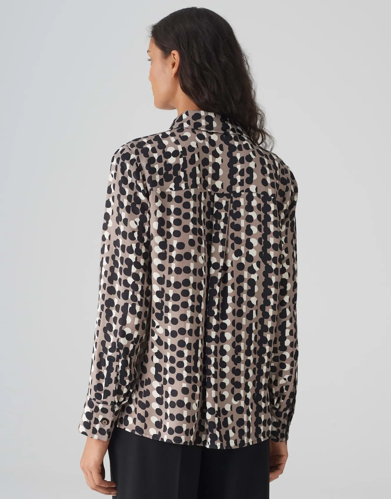 satinbluse_fosmo_braun_online_bestellen_2.webp OPUS Satinbluse Fosmo Braun Online Bestellen^Damen Blusen