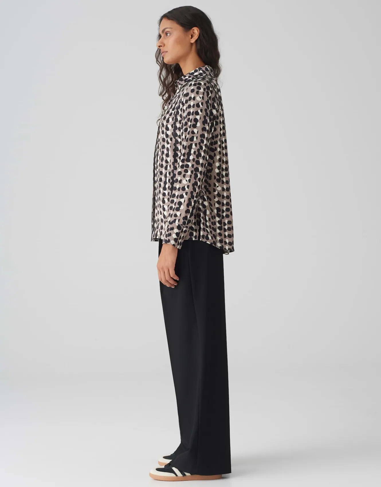 satinbluse_fosmo_braun_online_bestellen_3.webp OPUS Satinbluse Fosmo Braun Online Bestellen^Damen Blusen