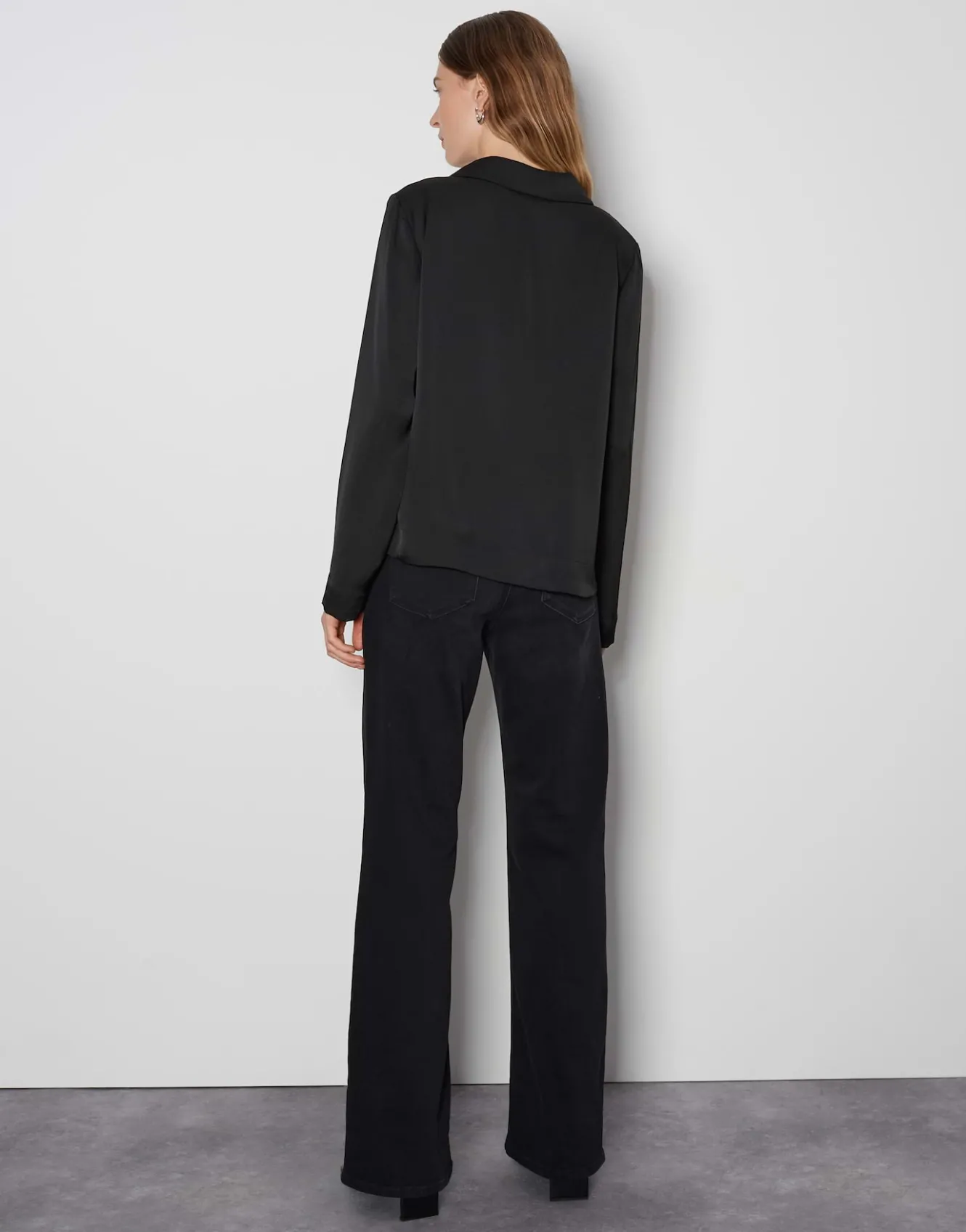 satinbluse_zariana_schwarz_online_bestellen_2.webp OPUS Satinbluse Zariana Schwarz Online Bestellen^Damen Blusen