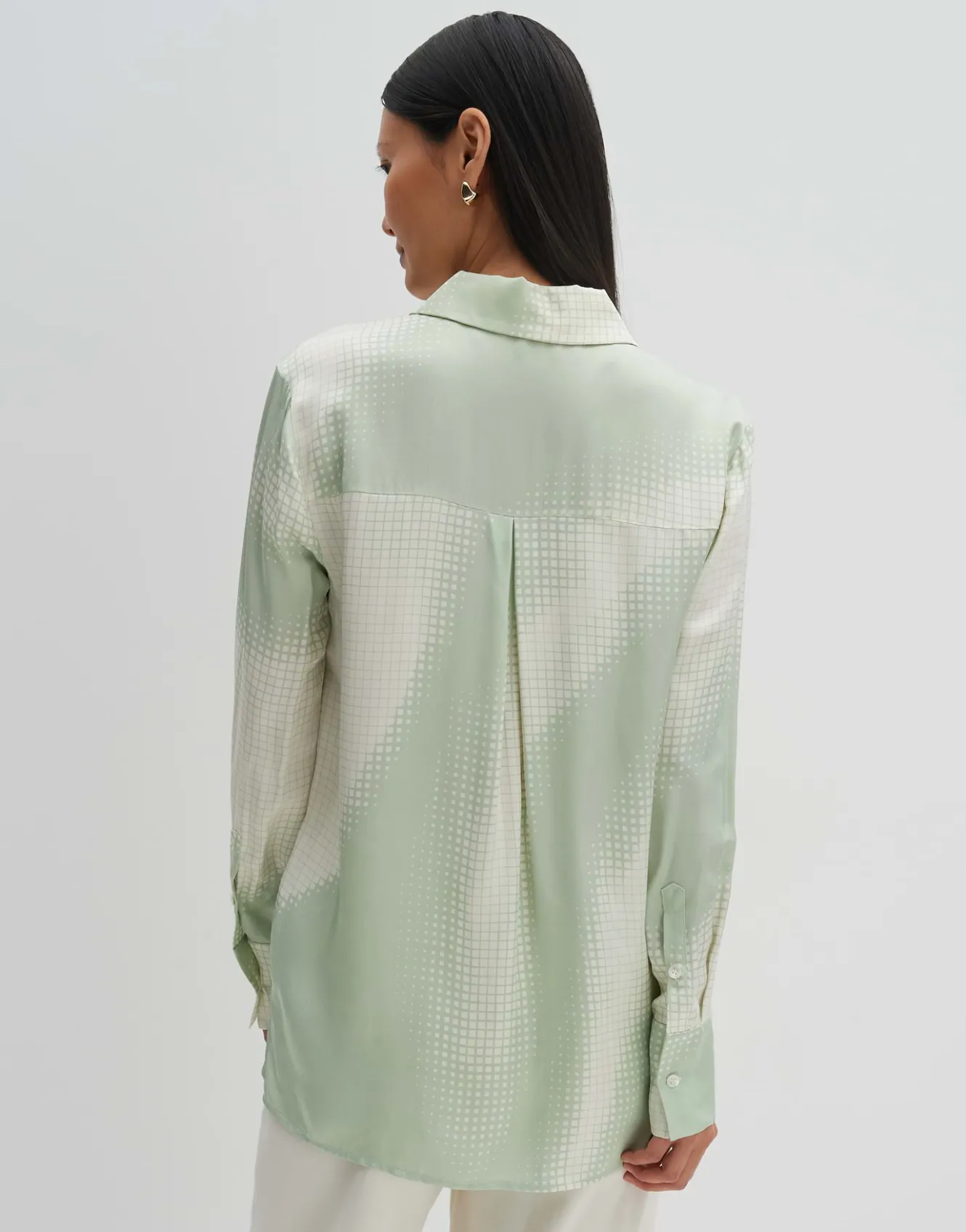 satinbluse_zisakia_grn_online_bestellen_2.webp OPUS Satinbluse Zisakia Grün Online Bestellen^Damen Blusen