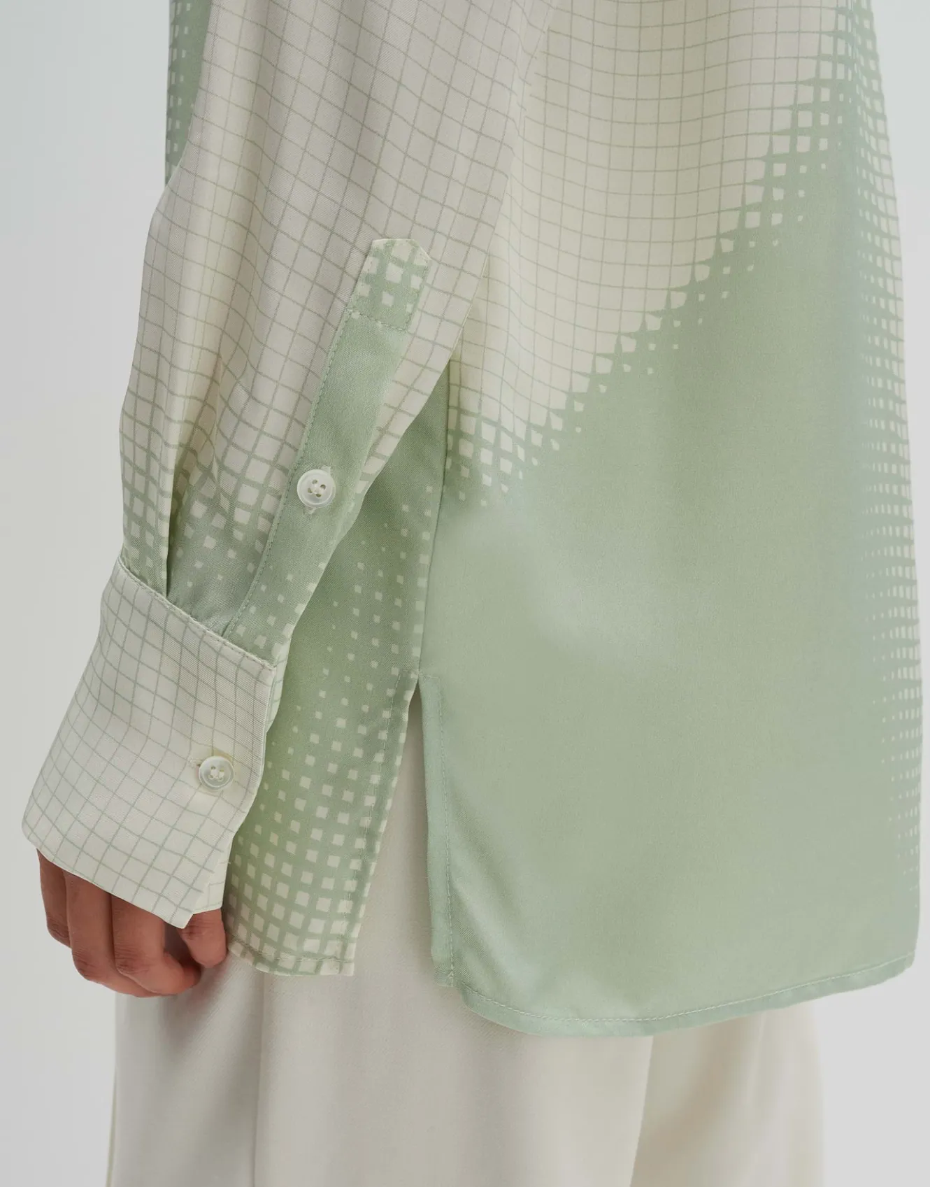satinbluse_zisakia_grn_online_bestellen_4.webp OPUS Satinbluse Zisakia Grün Online Bestellen^Damen Blusen