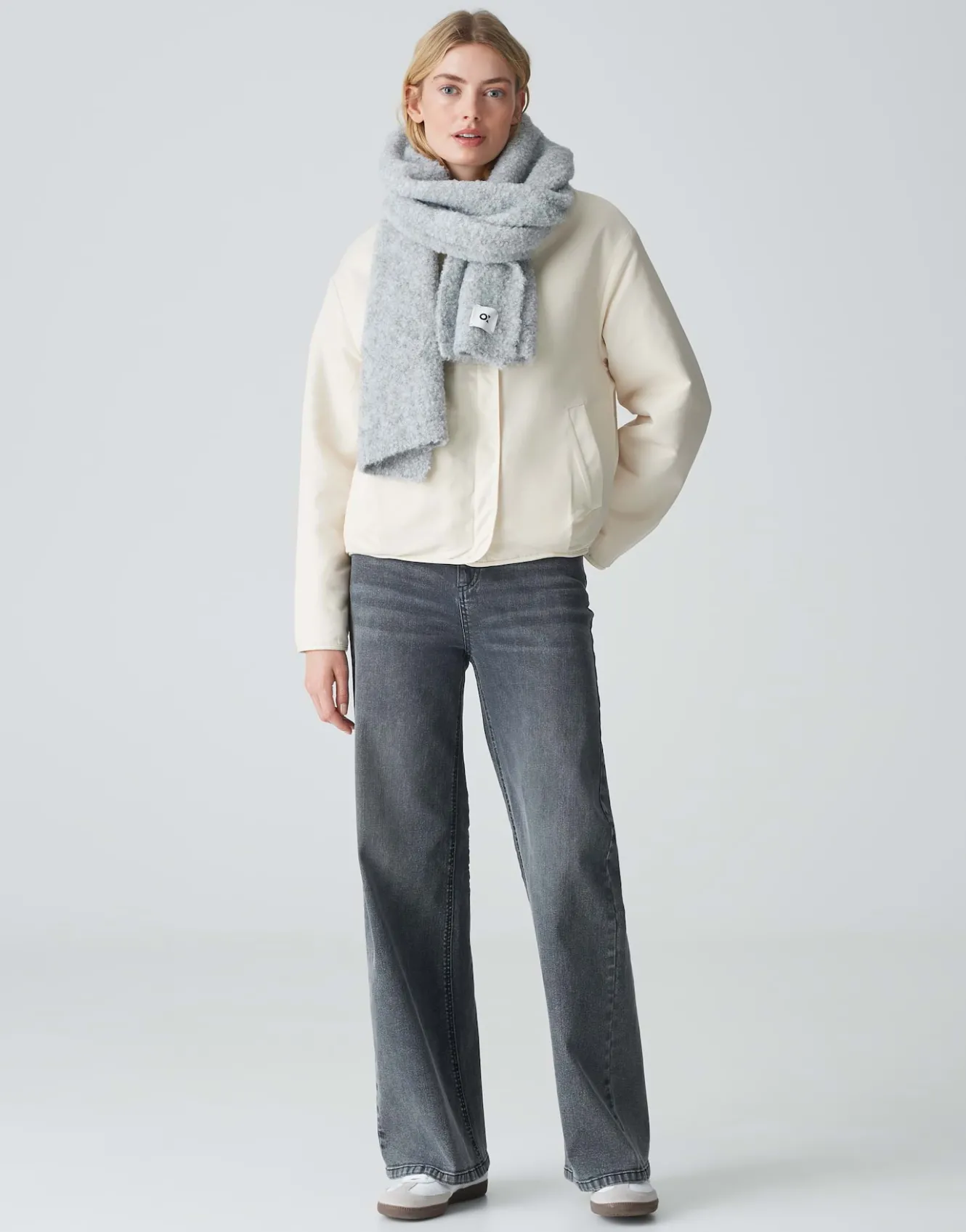schal_apedita_scarf_grau_online_bestellen_0.webp OPUS Schal Apedita Scarf Grau Online Bestellen^Damen Accessoires