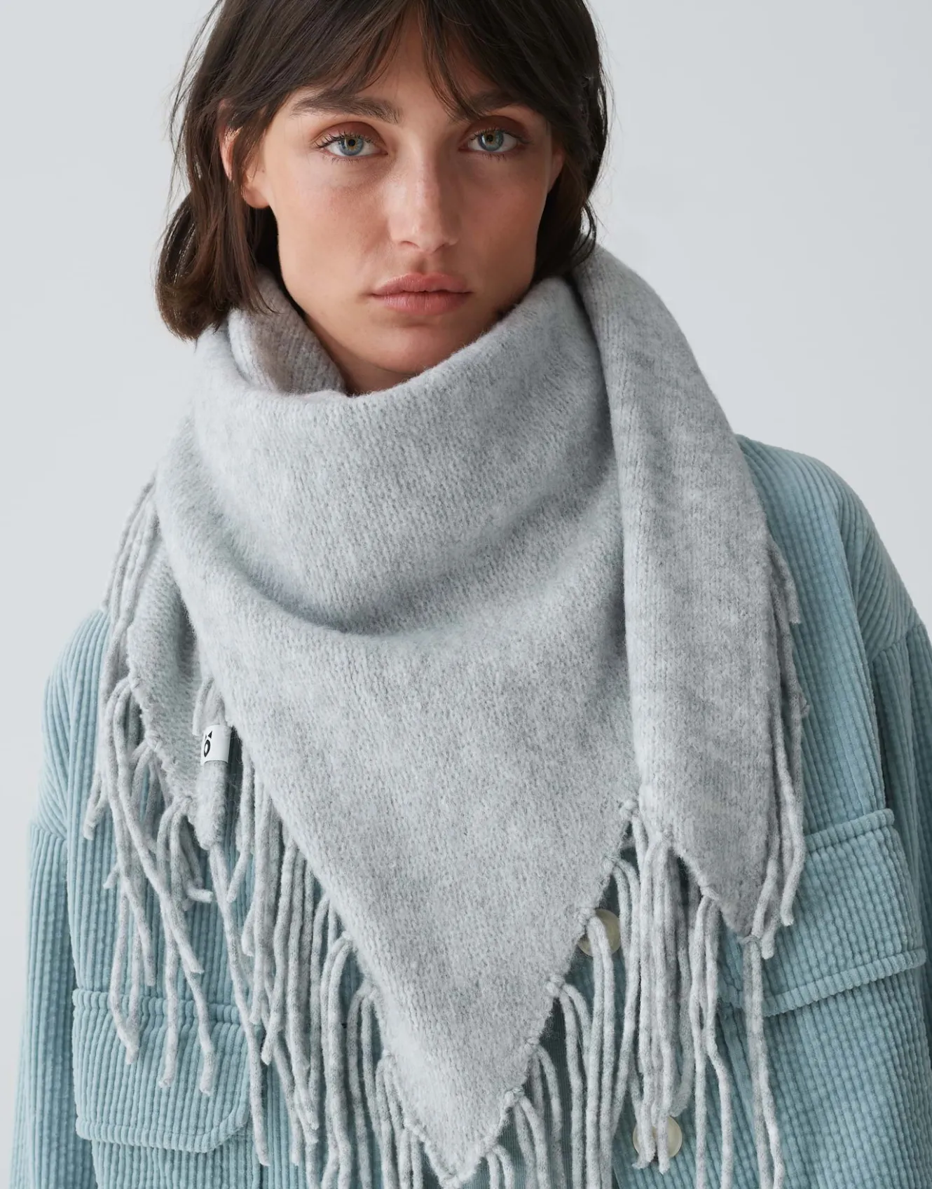 schal_awaro_scarf_grau_online_bestellen_1.webp OPUS Schal Awaro Scarf Grau Online Bestellen^Damen Accessoires