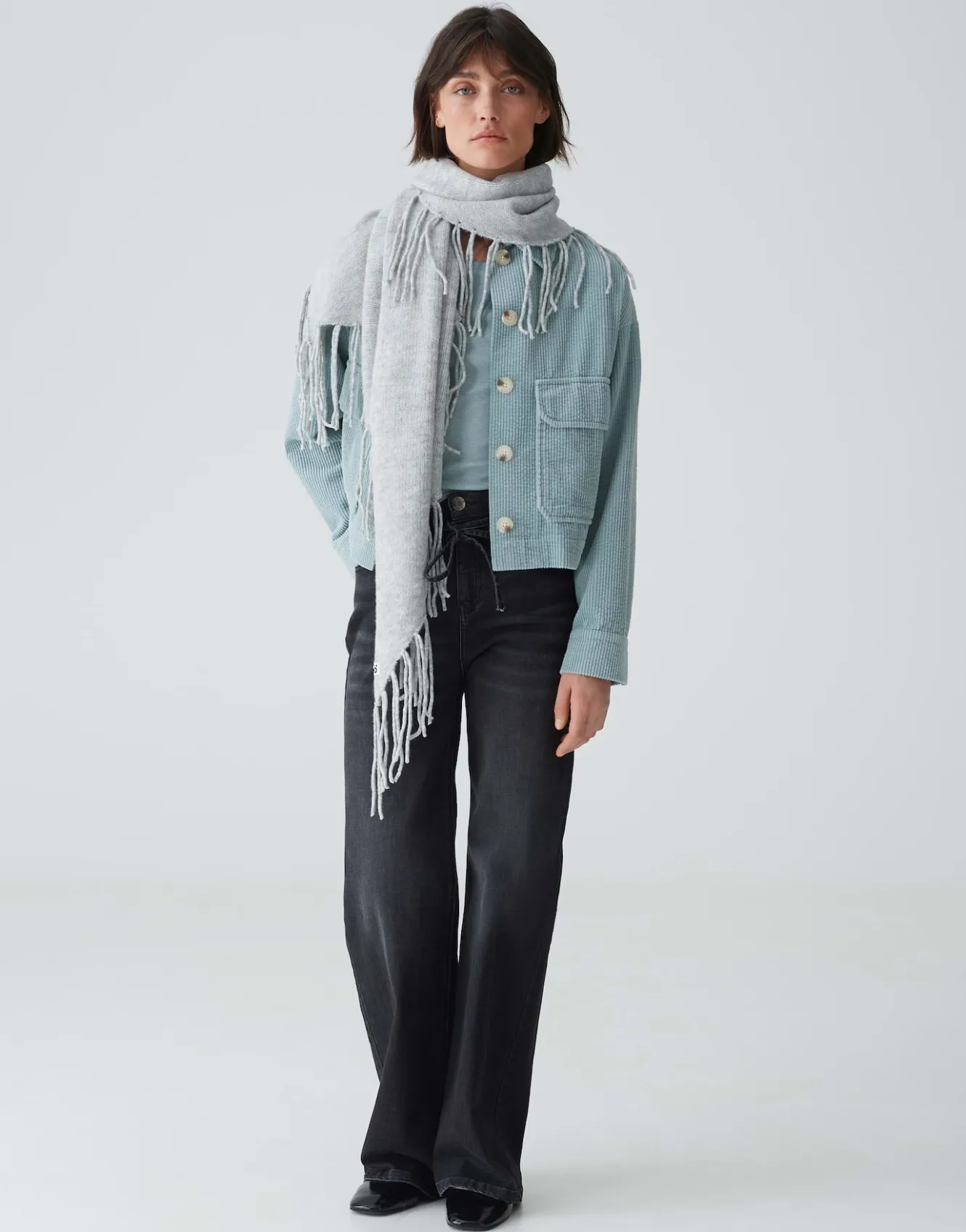 schal_awaro_scarf_grau_online_bestellen_2.webp OPUS Schal Awaro Scarf Grau Online Bestellen^Damen Accessoires