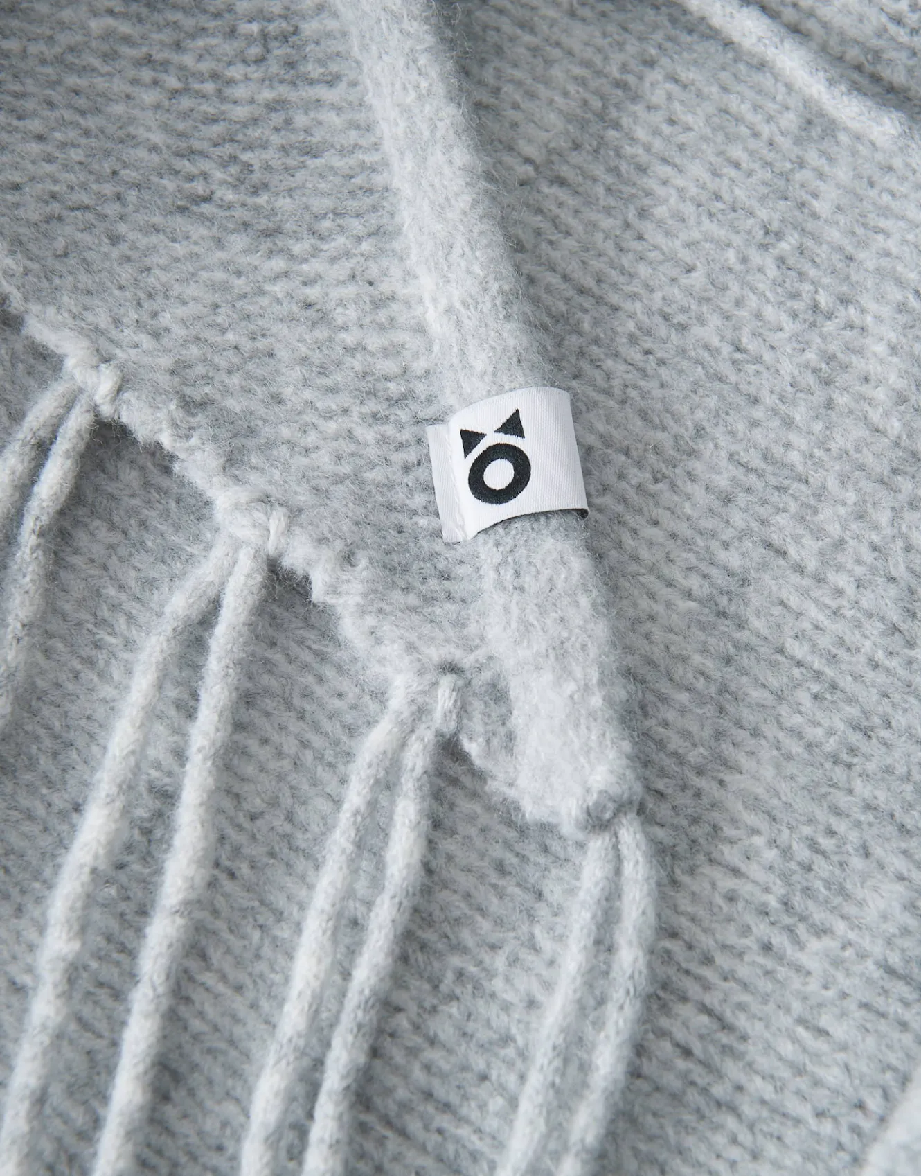 schal_awaro_scarf_grau_online_bestellen_5.webp OPUS Schal Awaro Scarf Grau Online Bestellen^Damen Accessoires