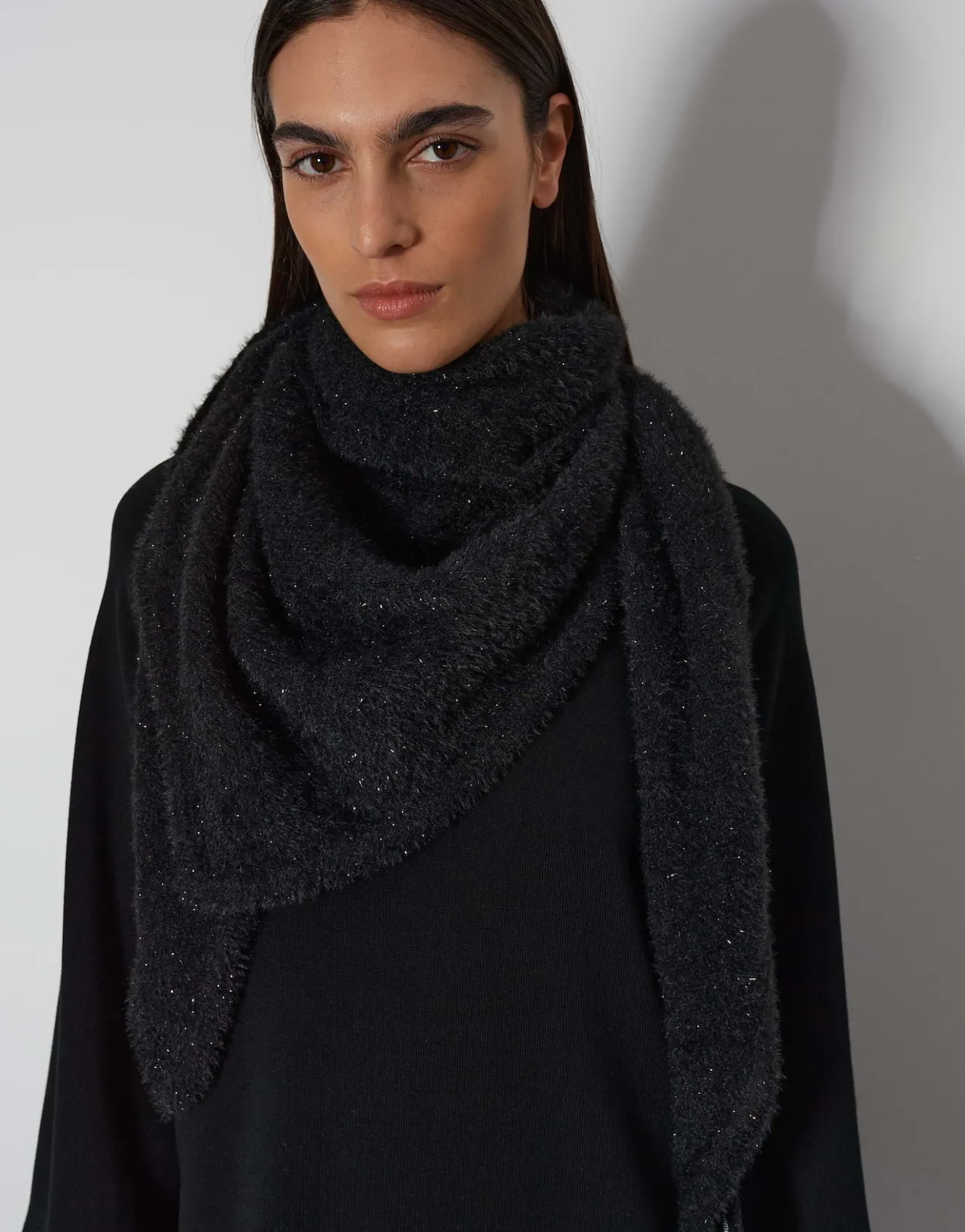 schal_baleina_soft_schwarz_online_bestellen_1.webp OPUS Schal Baleina Soft Schwarz Online Bestellen^Damen Accessoires