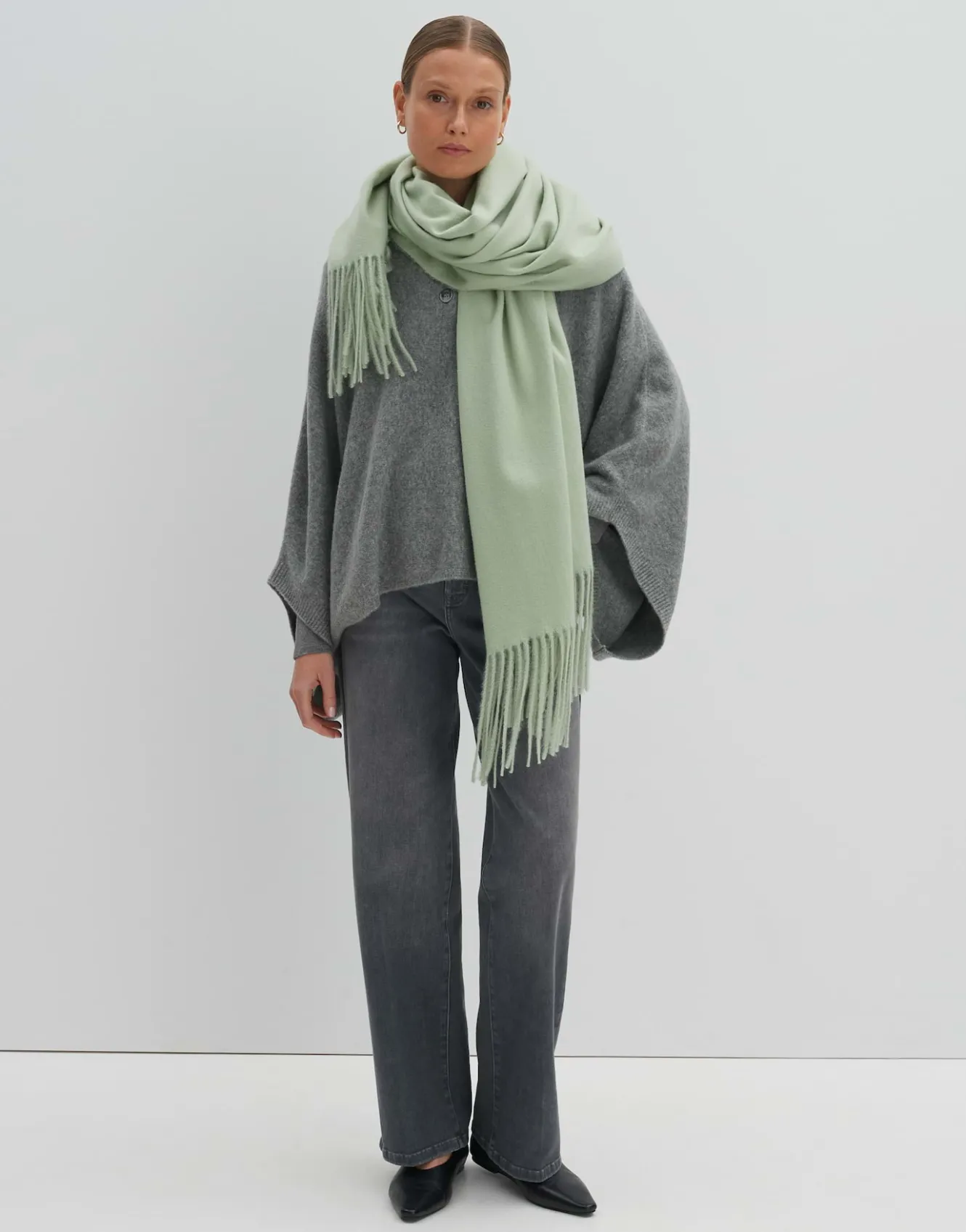 schal_barula_long_grn_online_bestellen_2.webp OPUS Schal Barula Long Grün Online Bestellen^Damen Accessoires