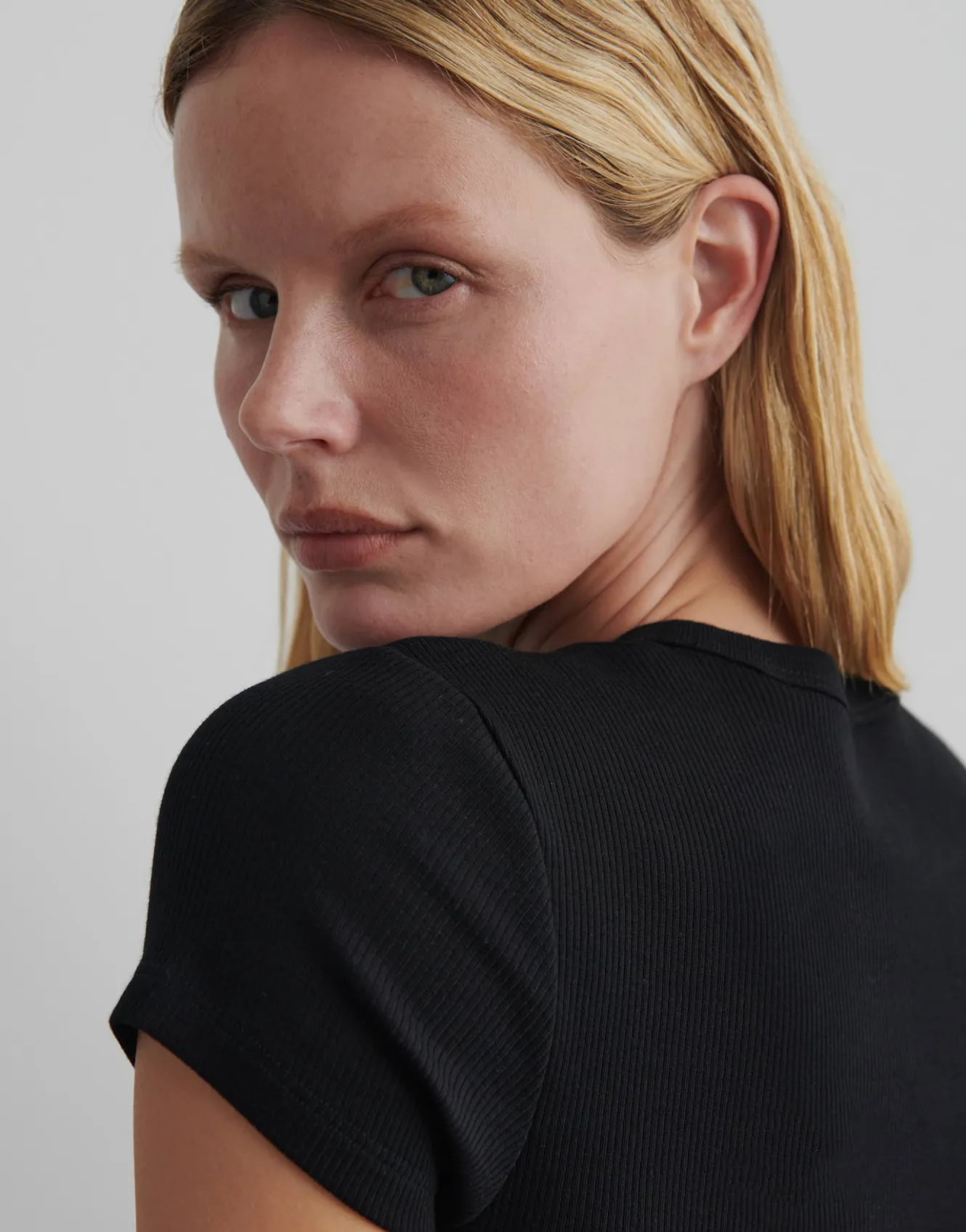 shirt_kleoh_schwarz_online_bestellen_3.webp OPUS Shirt Kleoh Schwarz Online Bestellen^Damen Shirts