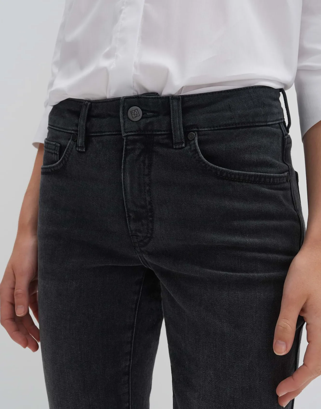 slim_jeans_catia_iconic_schwarz_online_bestellen_5.webp OPUS Slim Jeans Catia Iconic Schwarz Online Bestellen^Damen Jeans